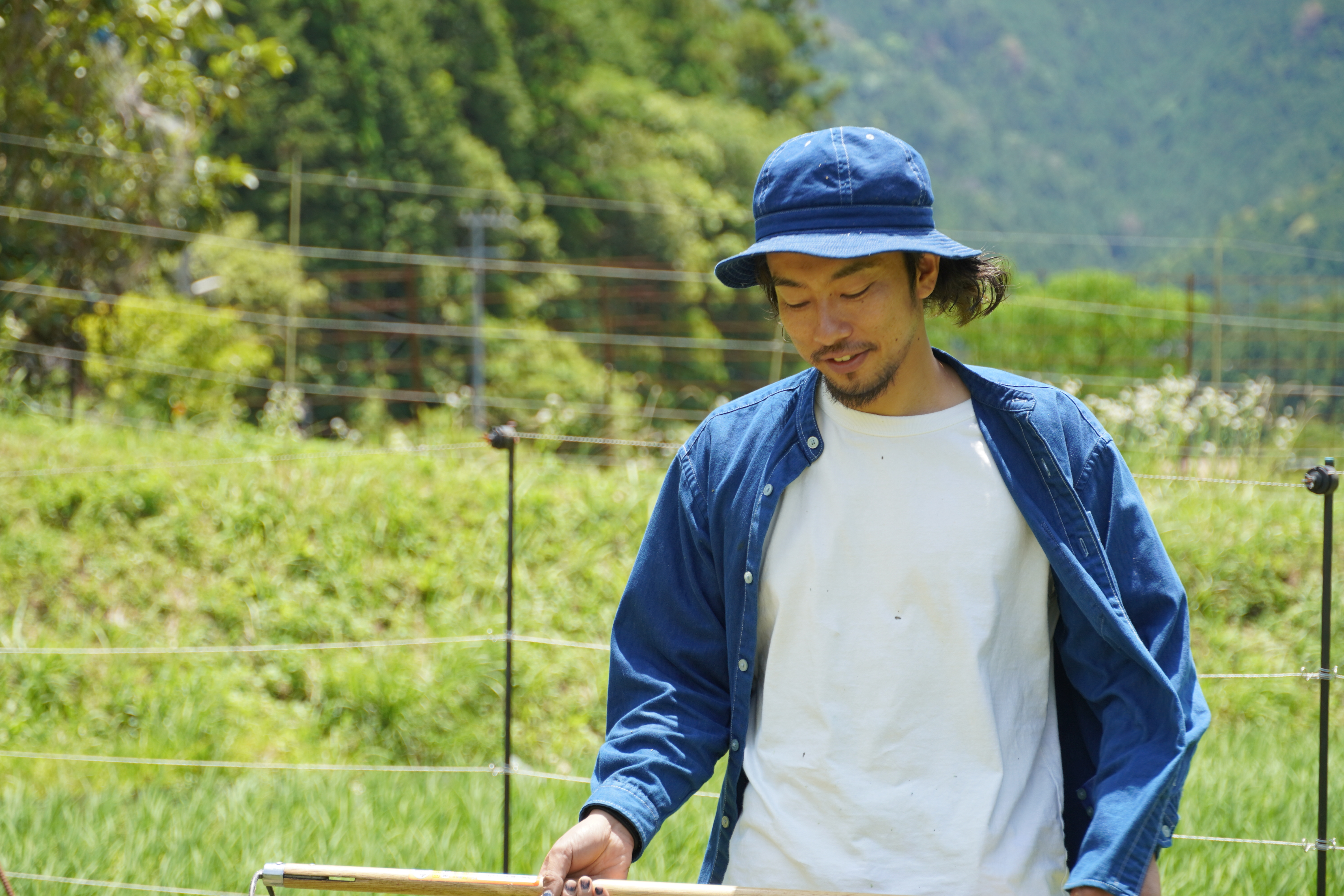 パラレルキャリアな働き方。藍師／染師xホテリエの清水裕太に聞く。