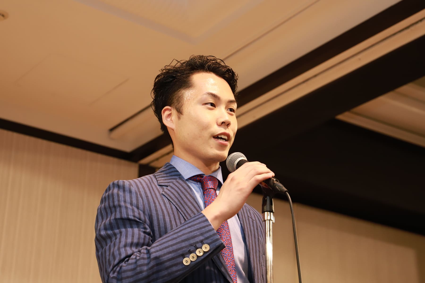 【社員インタビュー】ビリから同世代最速昇進を果たしたコンサルタントが人材開発部にジョブチェンジするまでの道のり