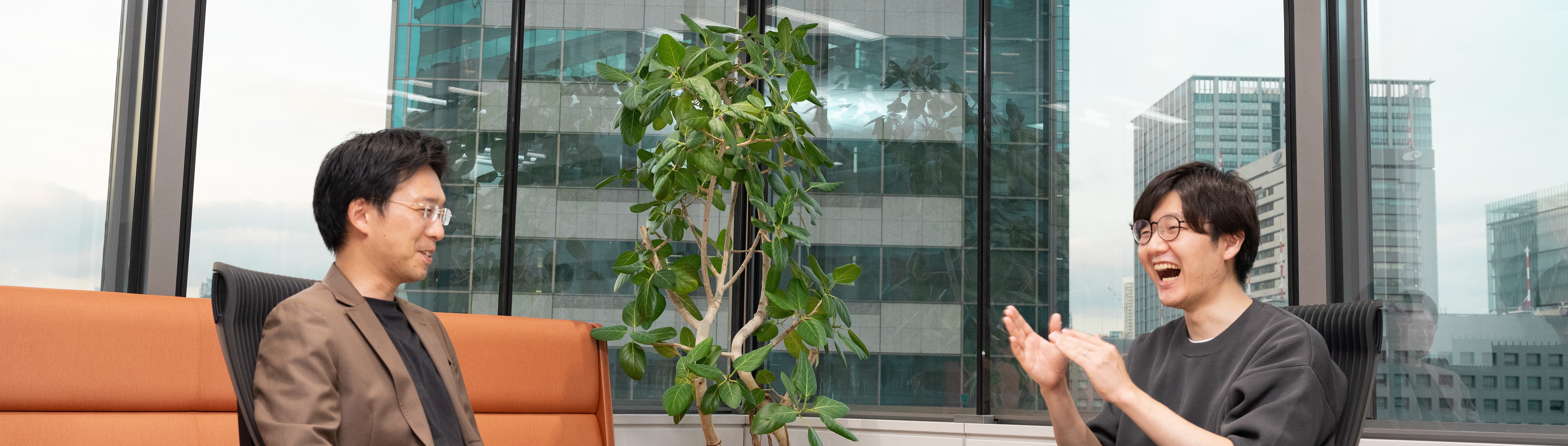 役員対談第1回：マクロミルからエイトハンドレッドへの変革。クライアントの本質的課題解決にコミットするマーケティング・マネジメントパートナーが欲する人材とは