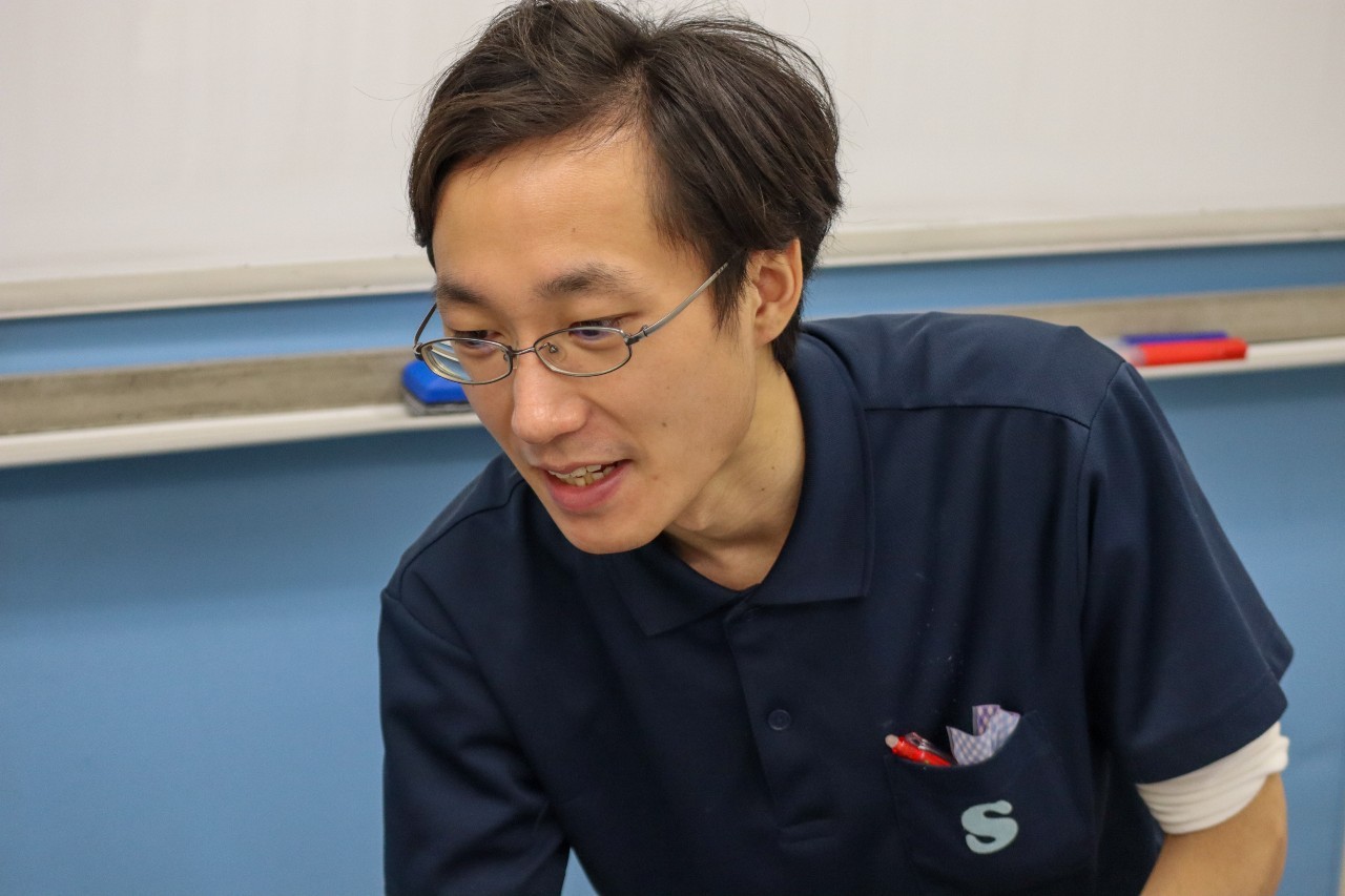 社員インタビュー～慶応大学で数学を研究。数学は「優しい科目」と子どもに伝えたい～