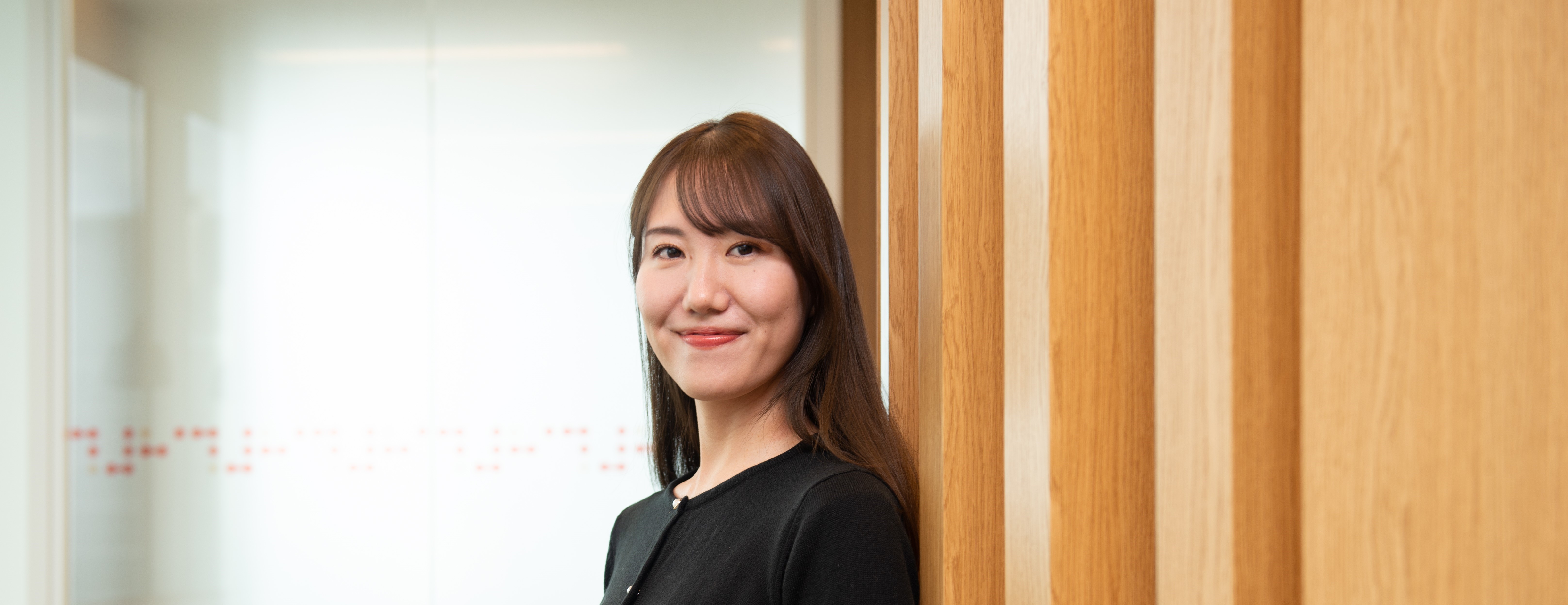 社員インタビュー「ブライダル会社からの転職　“投資ビギナー”の目線を生かして、お客さまとコミュニケーション」内藤 綾乃（営業部　2018年入社）