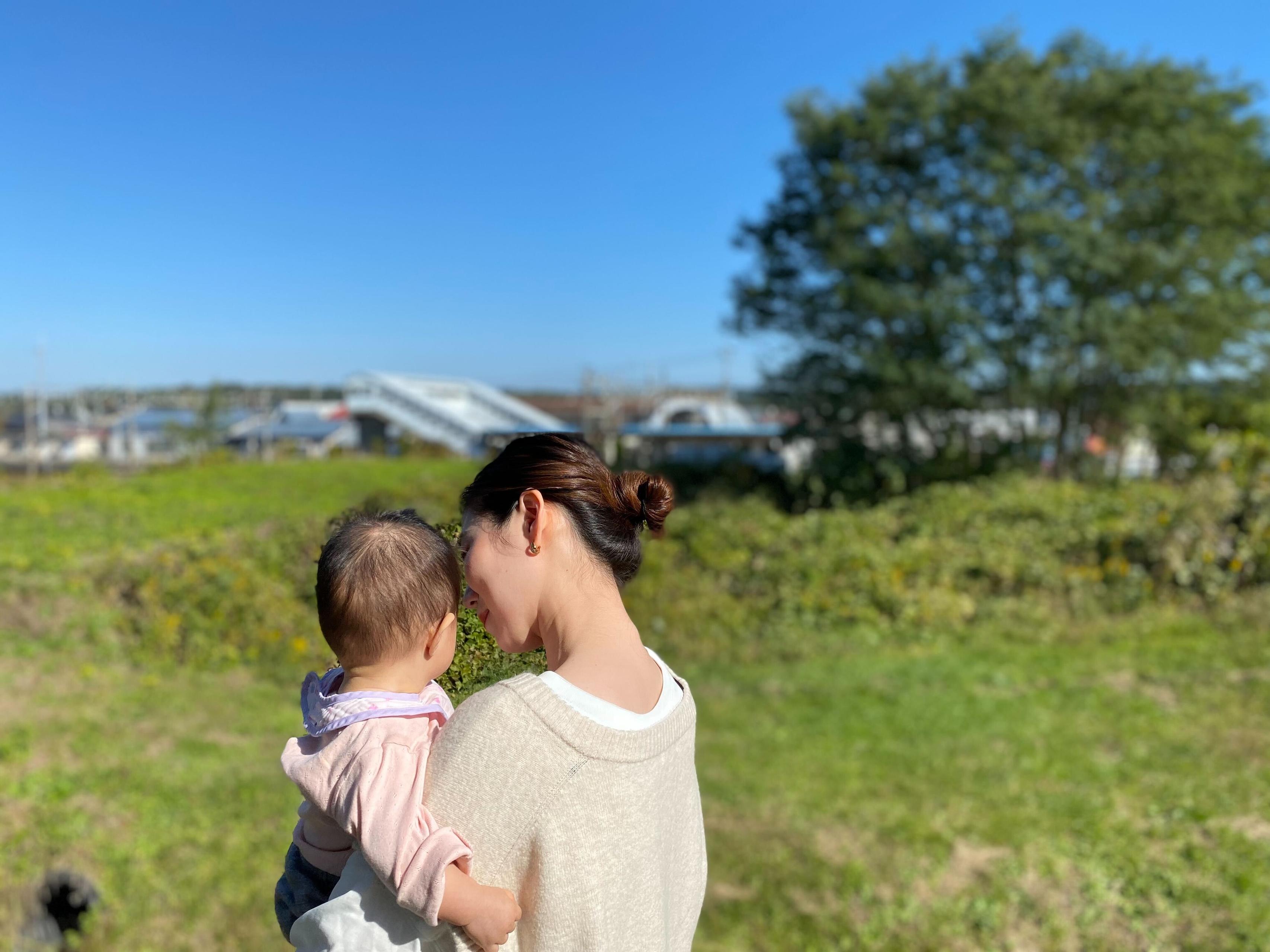【社員インタビュー】秋山絢：一人の人間であり、社会人であり、妻であり、母親としての私の在り方〜