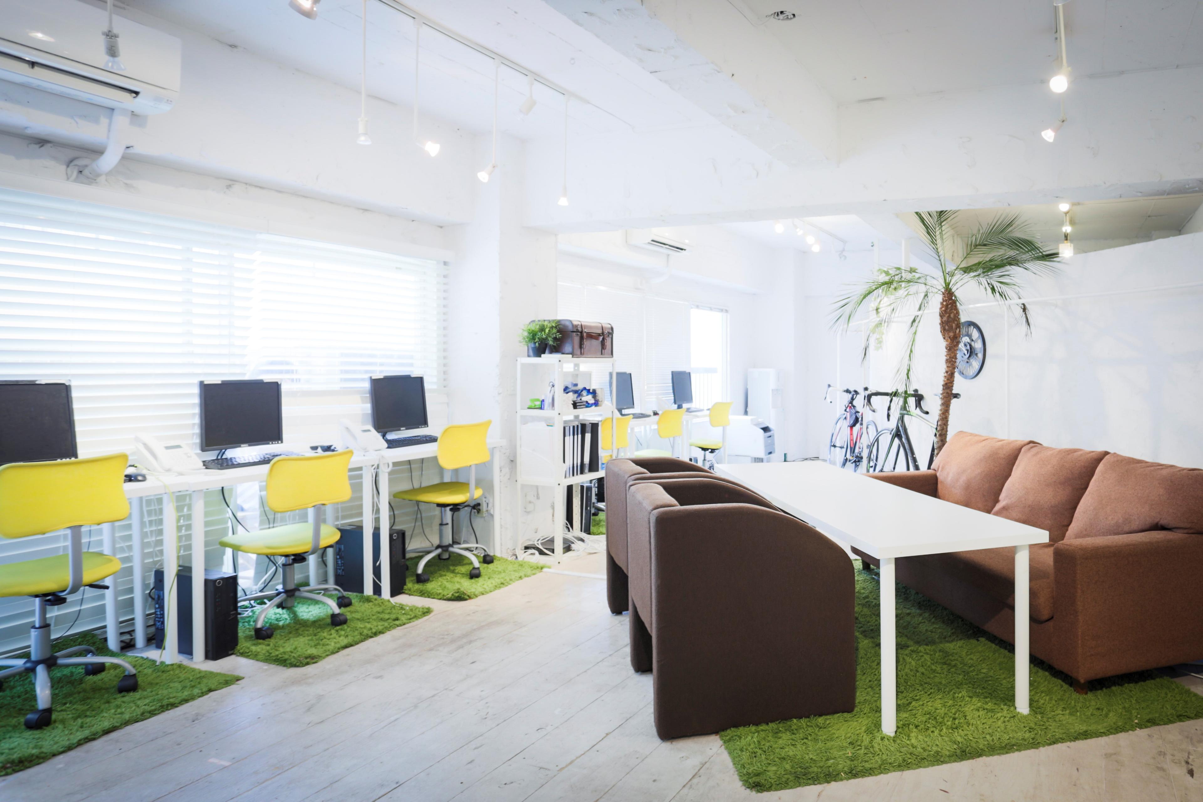 全てを見せるアッドラストだからこそ、面接も会社の真ん中で！！