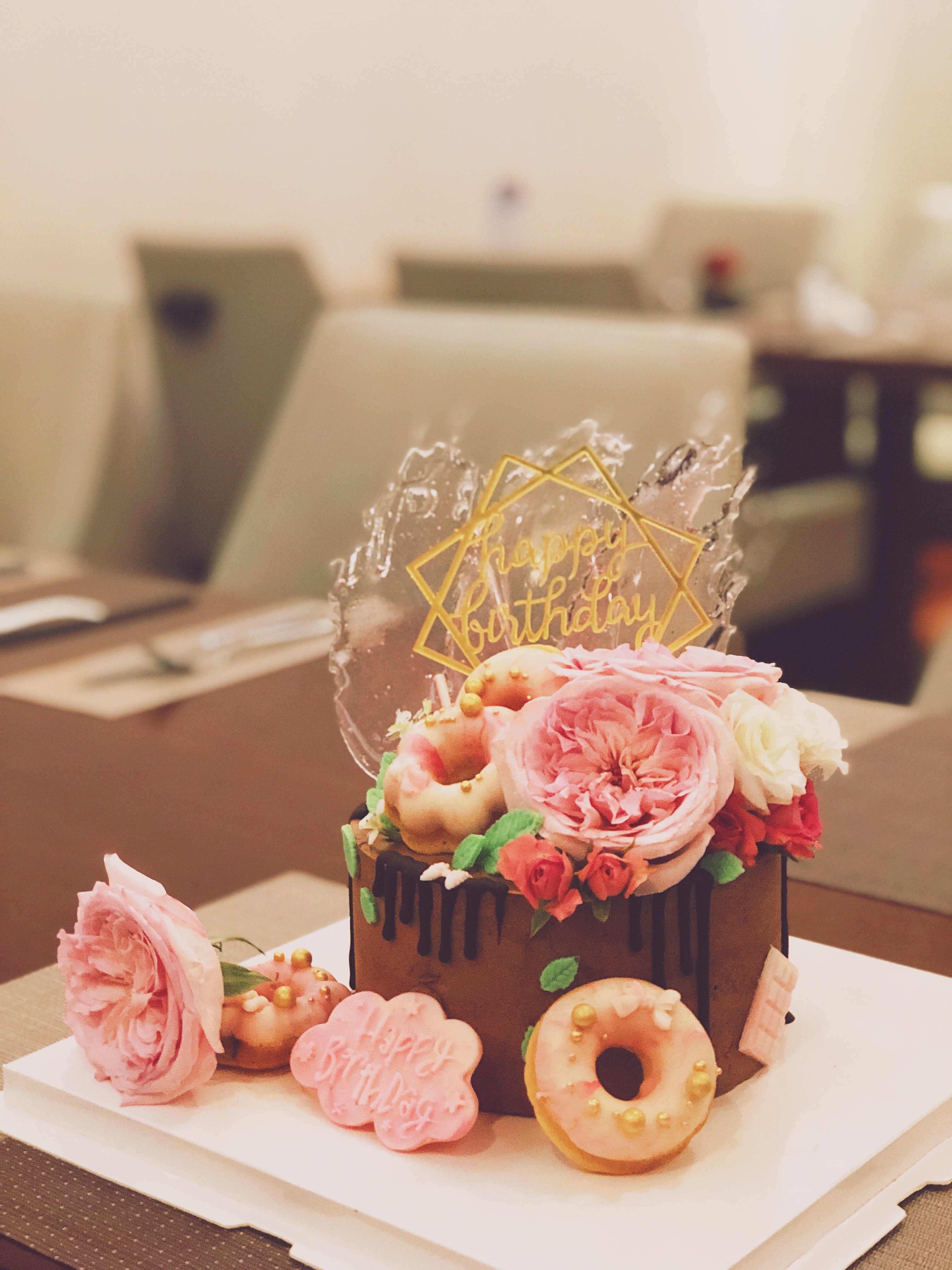 【おめでとうございます🎉】我らが部長のお誕生日！営業部でお祝いしました✨