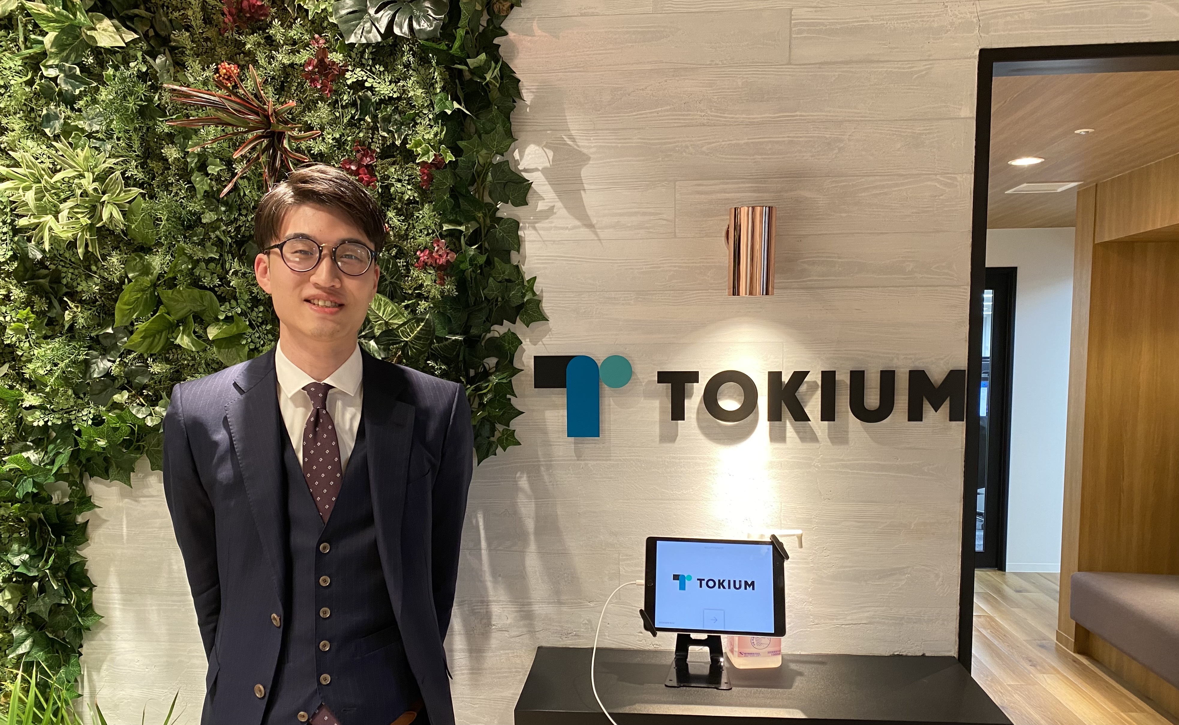 SaaS業界で活躍する元人材紹介出身者が語る、TOKIUMの魅力 -TOKIUM営業部で変わるキャリアと人生-