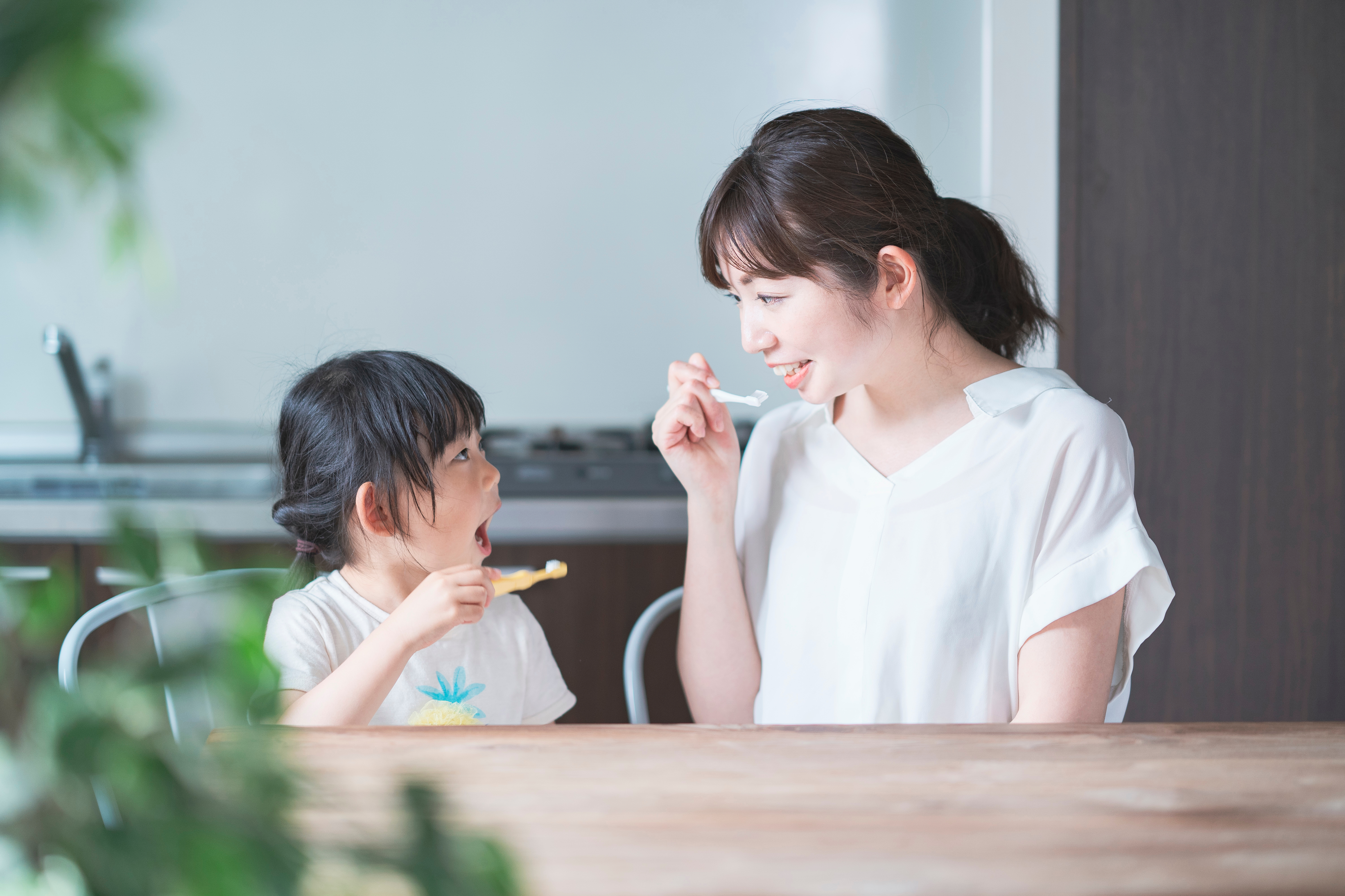 妊娠中のケアがカギ！産後の自分も、赤ちゃんも！ラクして守るお口のセルフケア