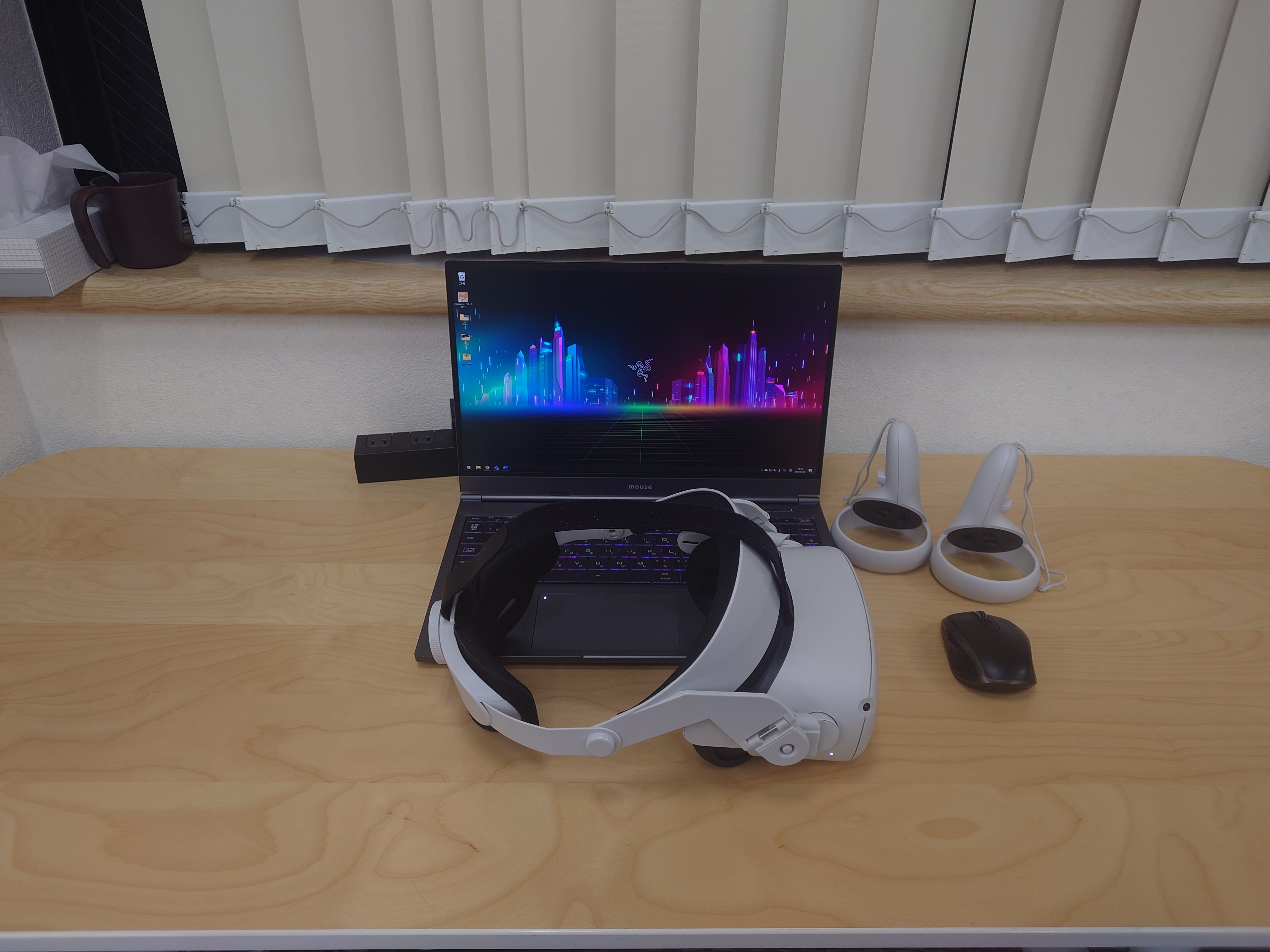 VR内で週20時間働く男のワークスタイル