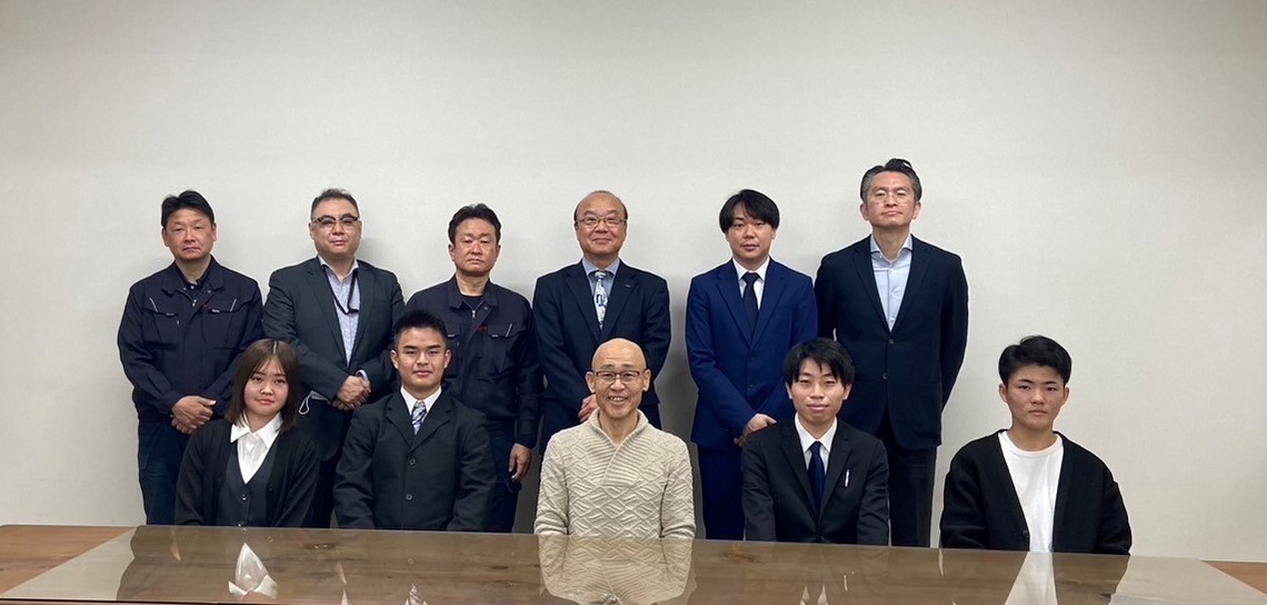 新しい仲間を迎えて入社式を行いました