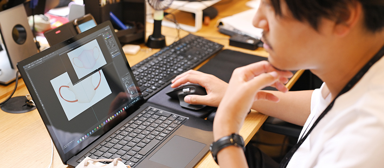 たった1ヶ月間で商品デザイン〜販売までを完遂。質・スピード・量のすべてを追い求めるマルチなデザイナー集団に迫る。