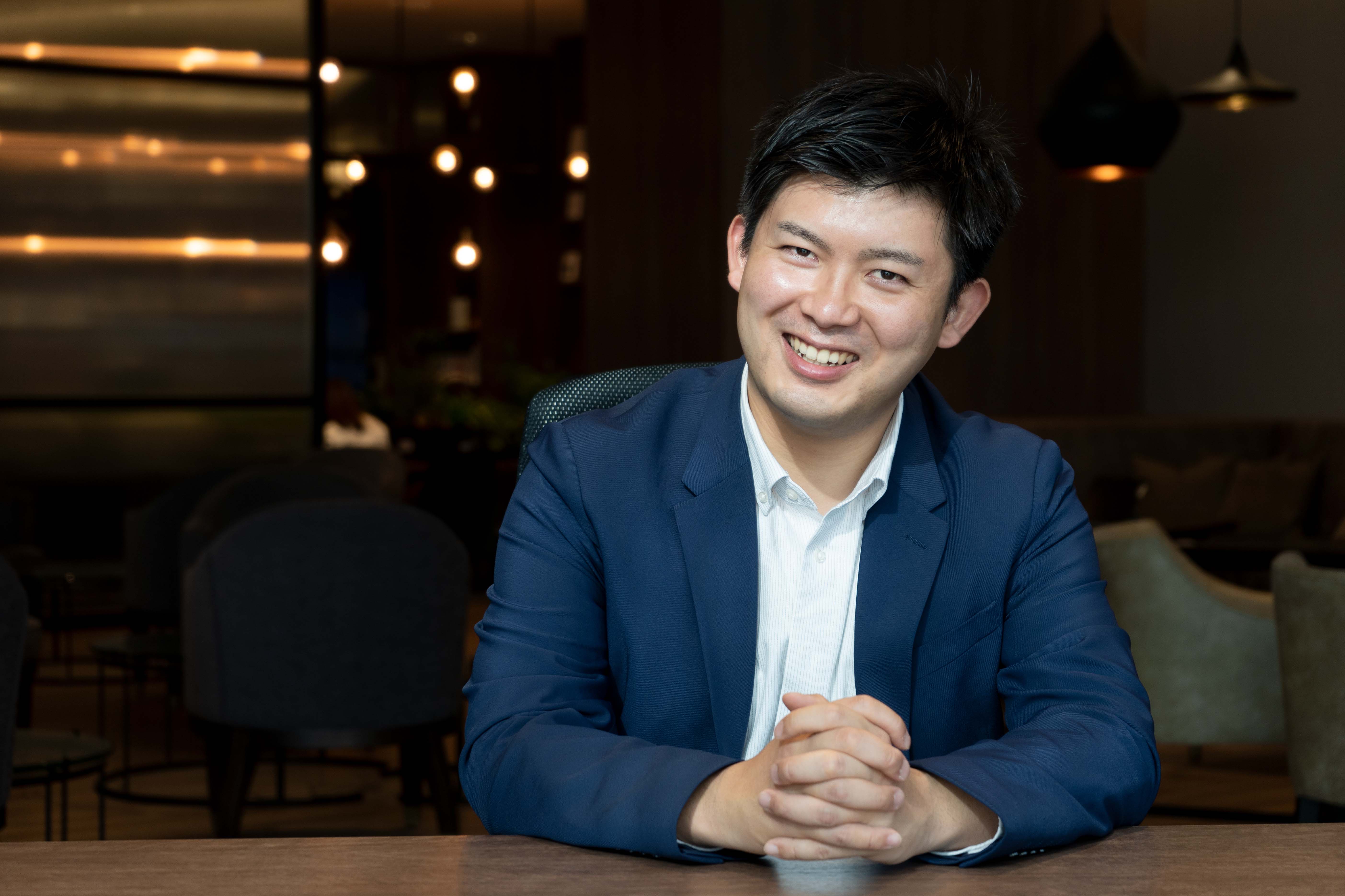 メンバー紹介_プロデューサー新納隼人さん