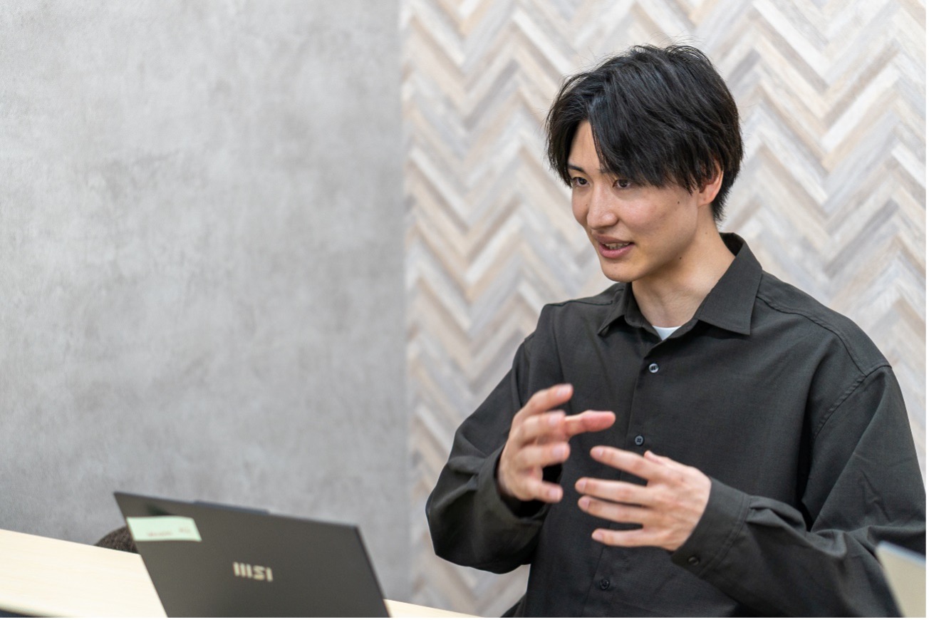 【社員インタビュー】2年目にして既に新卒社員のお兄さん的存在、HWSの未来を担う若手エンジニアの紹介
