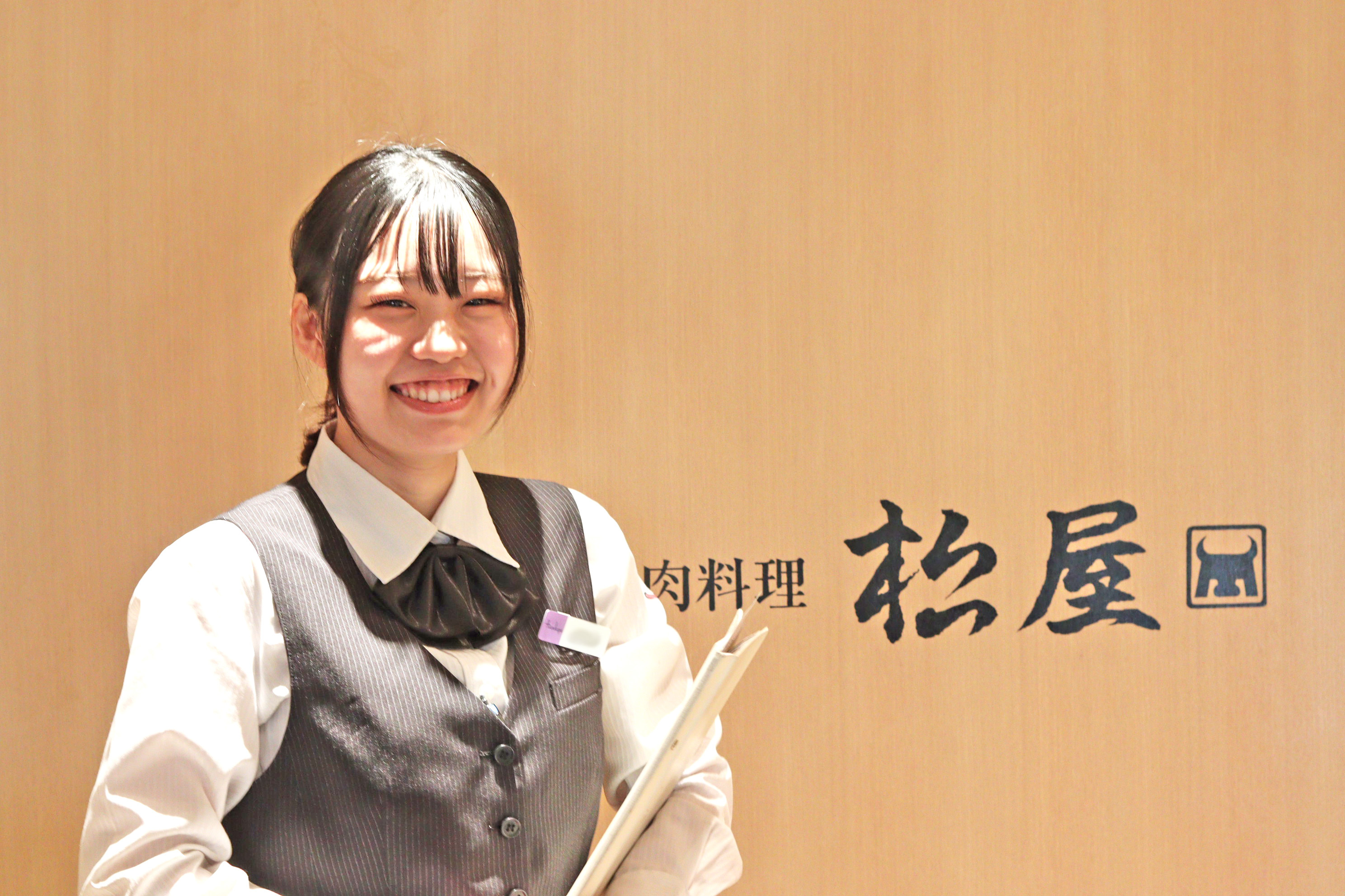 18歳から最前線で活躍！未来の松屋を引っ張る彼女が感じた、“松屋スピリット”に迫る。