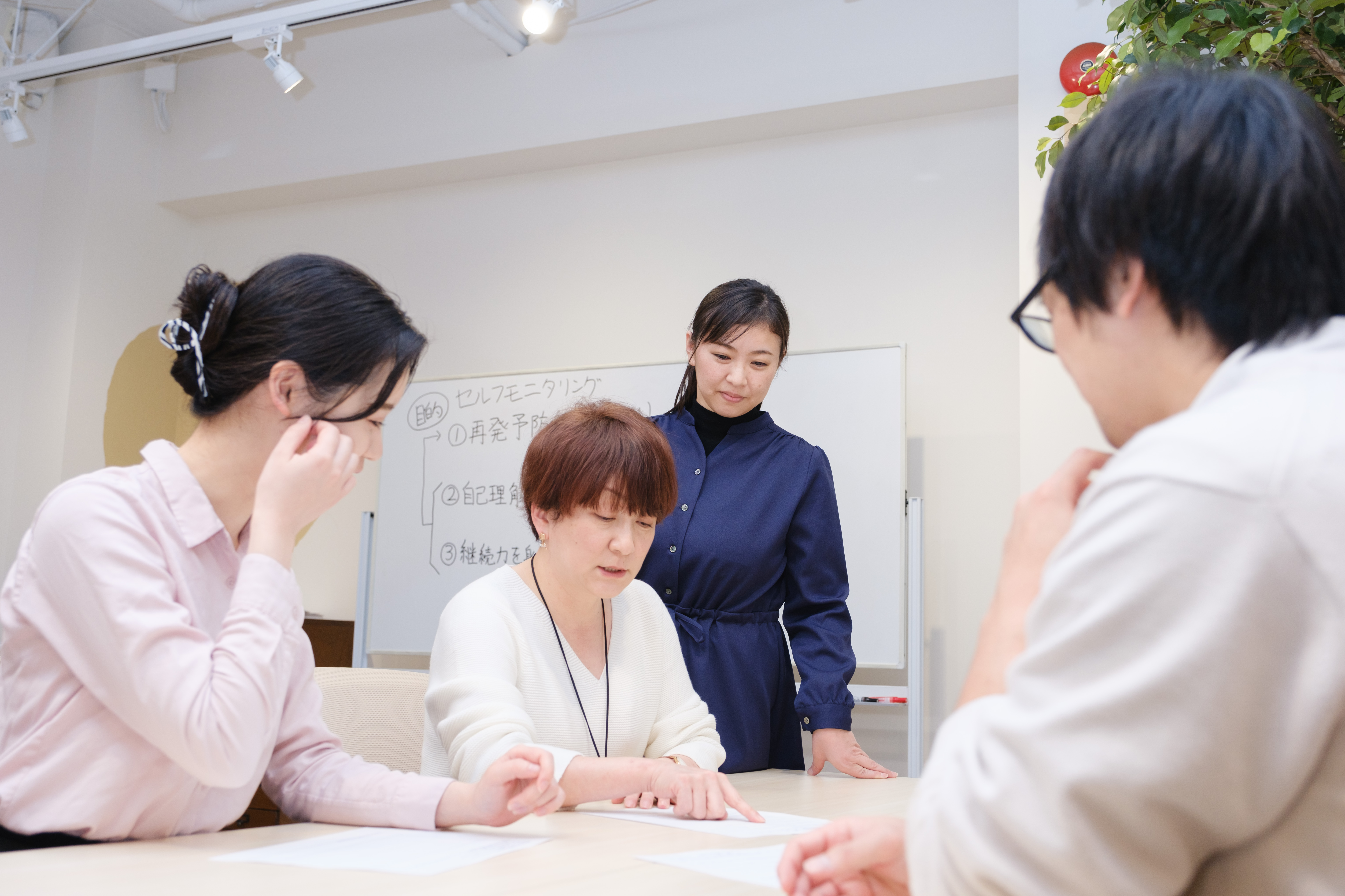 入社後の具体的な仕事内容と成長プロセスを知る