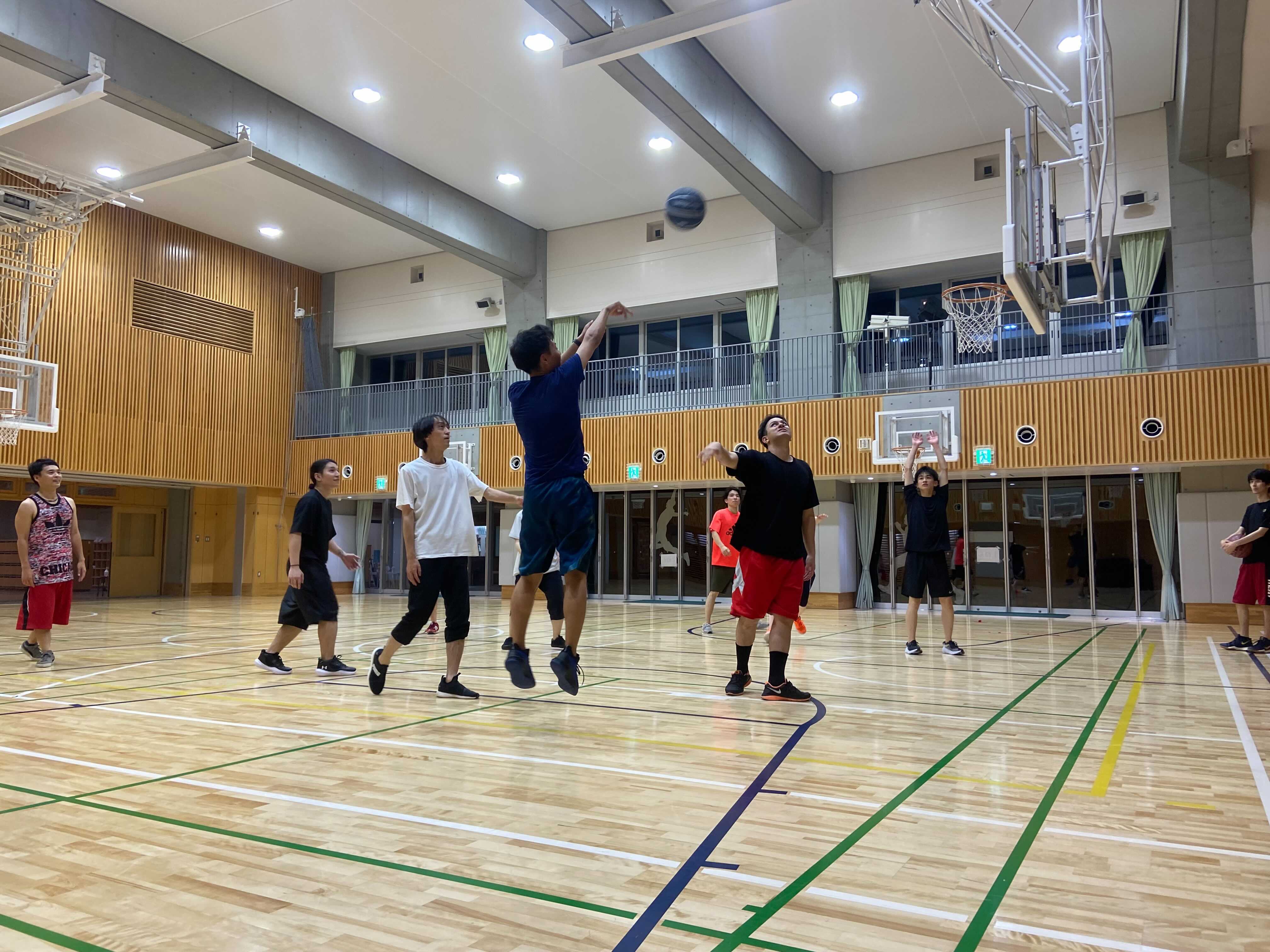 バレー🏐バスケ⛹バドミントン🏸を皆で楽しんだ8月