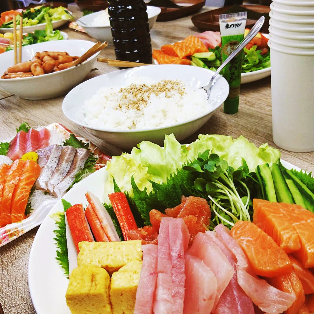 毎週水曜日はペランチ!今日は手巻き寿司でした。