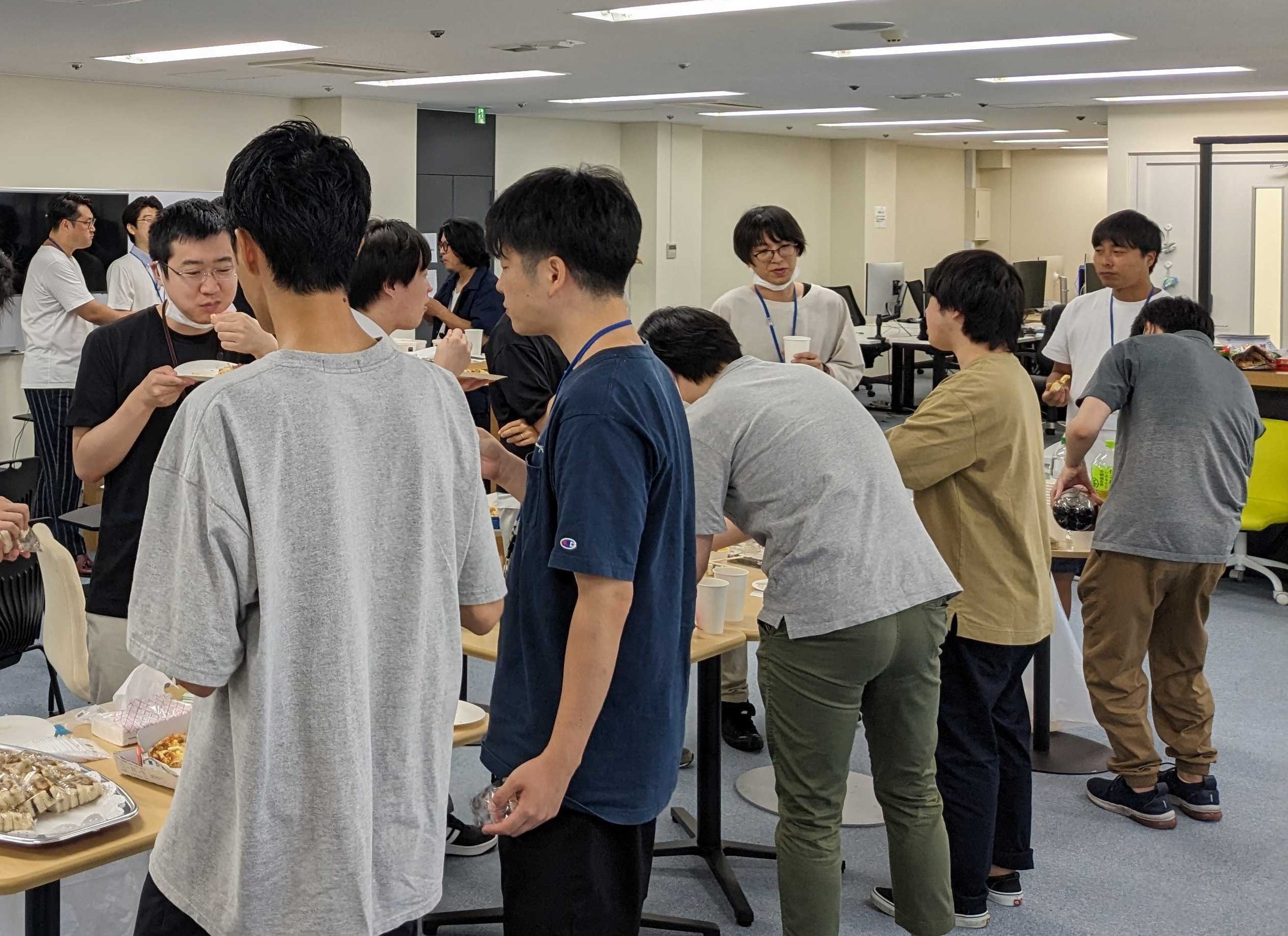 生産性とチームワーク向上に取り組む、MOVO開発チームの新・テック定例（+ランチ会）に潜入！【Hacobu blog】