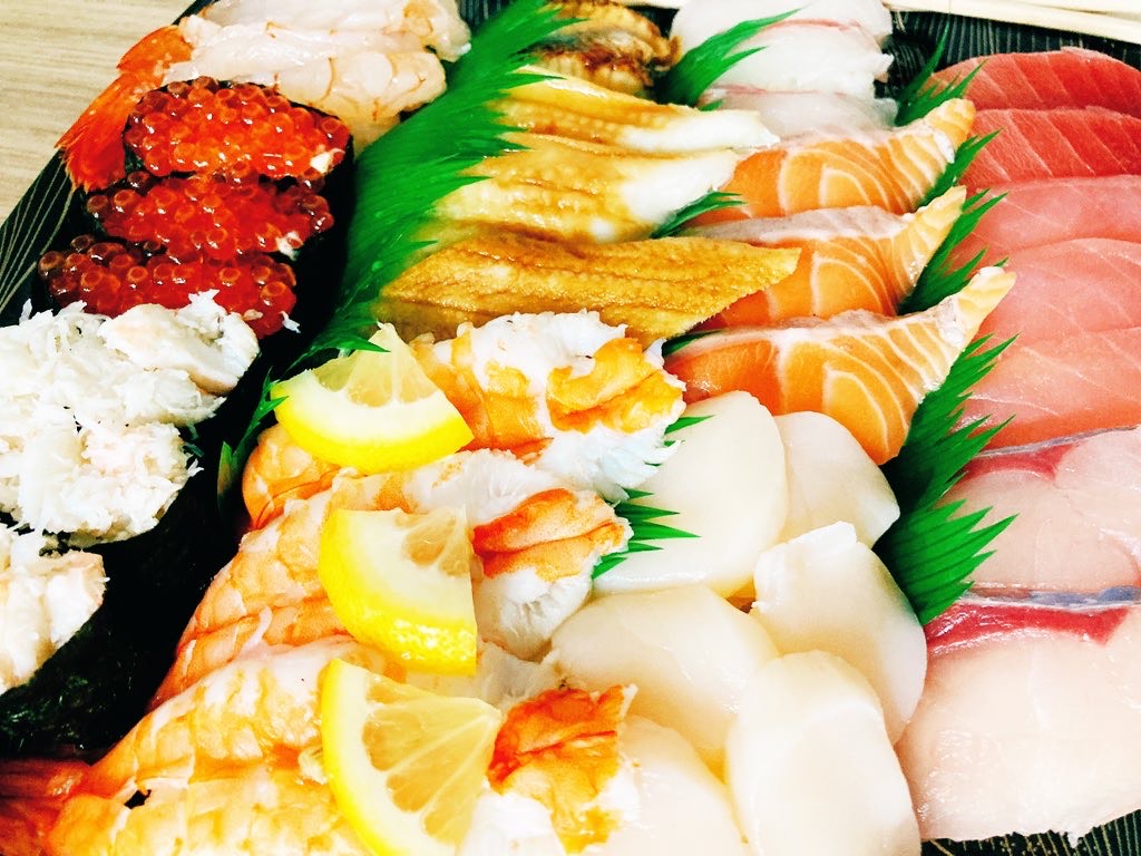 毎月開催！お酒を飲みながらの全社勉強会！