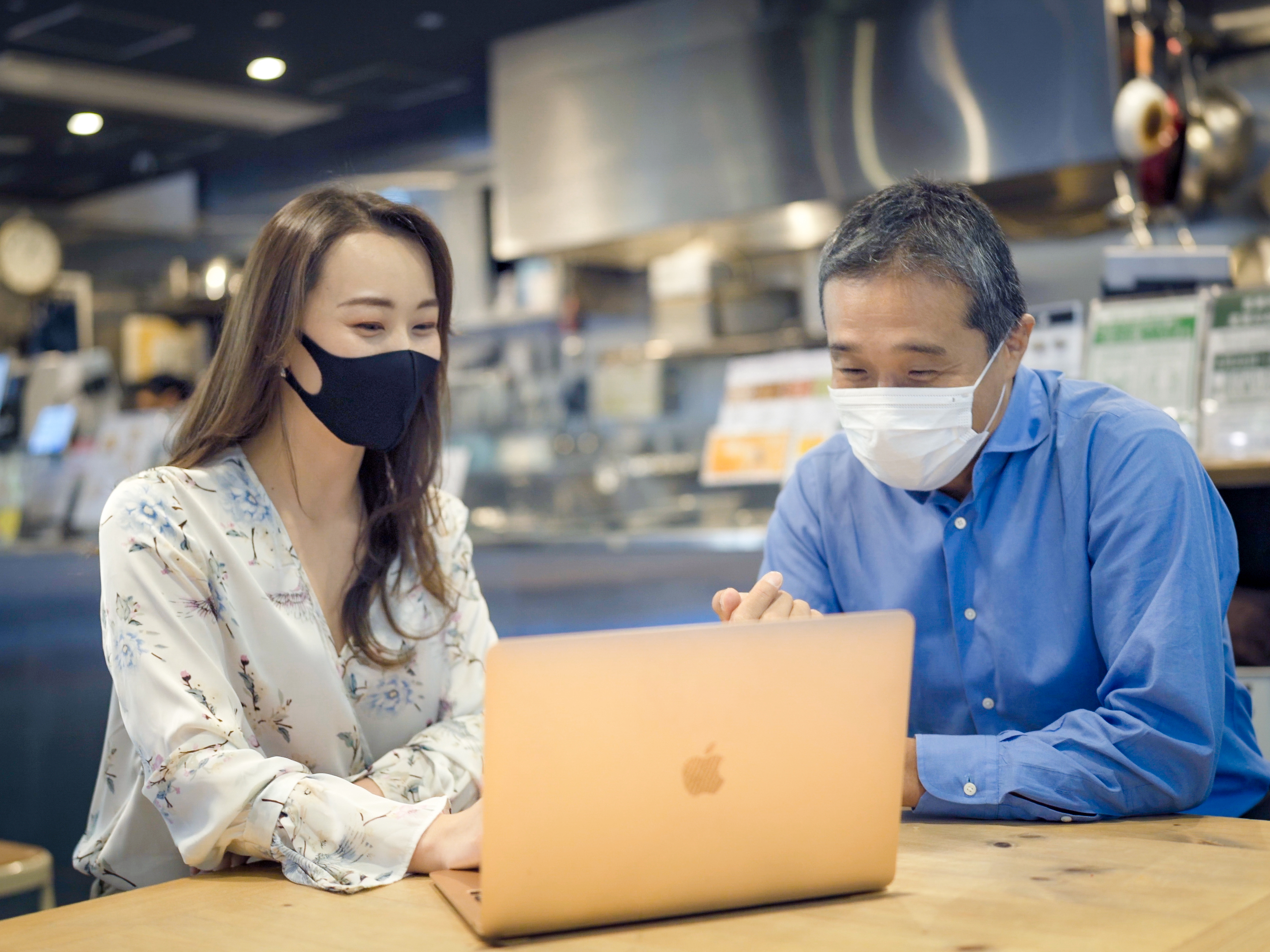 売上予算を課さない理由について