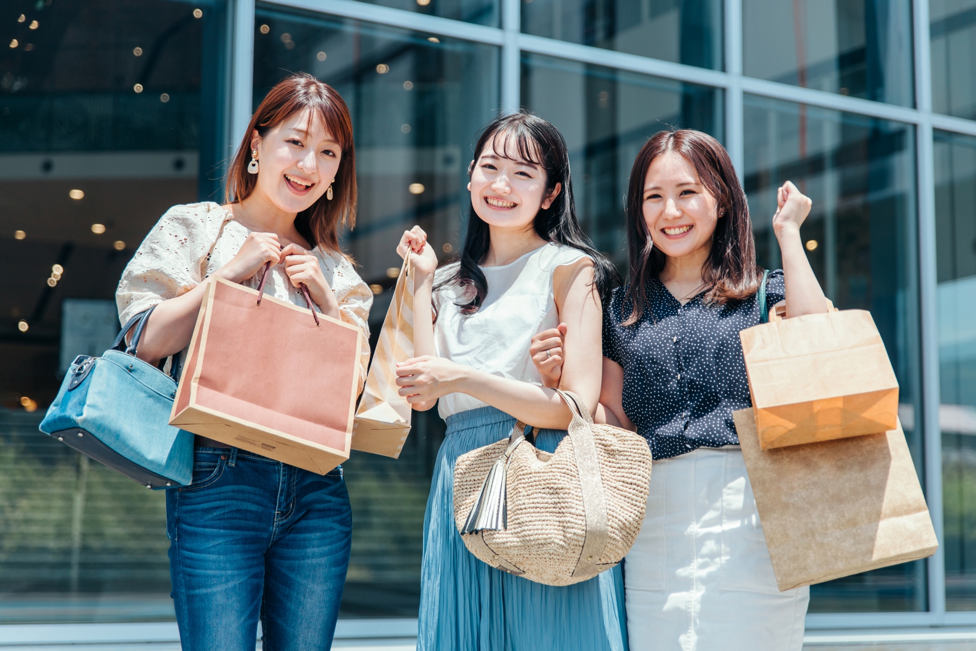 【社員インタビュー】アパレルから経理に転身！？岐阜からリモートワークで活躍中です！
