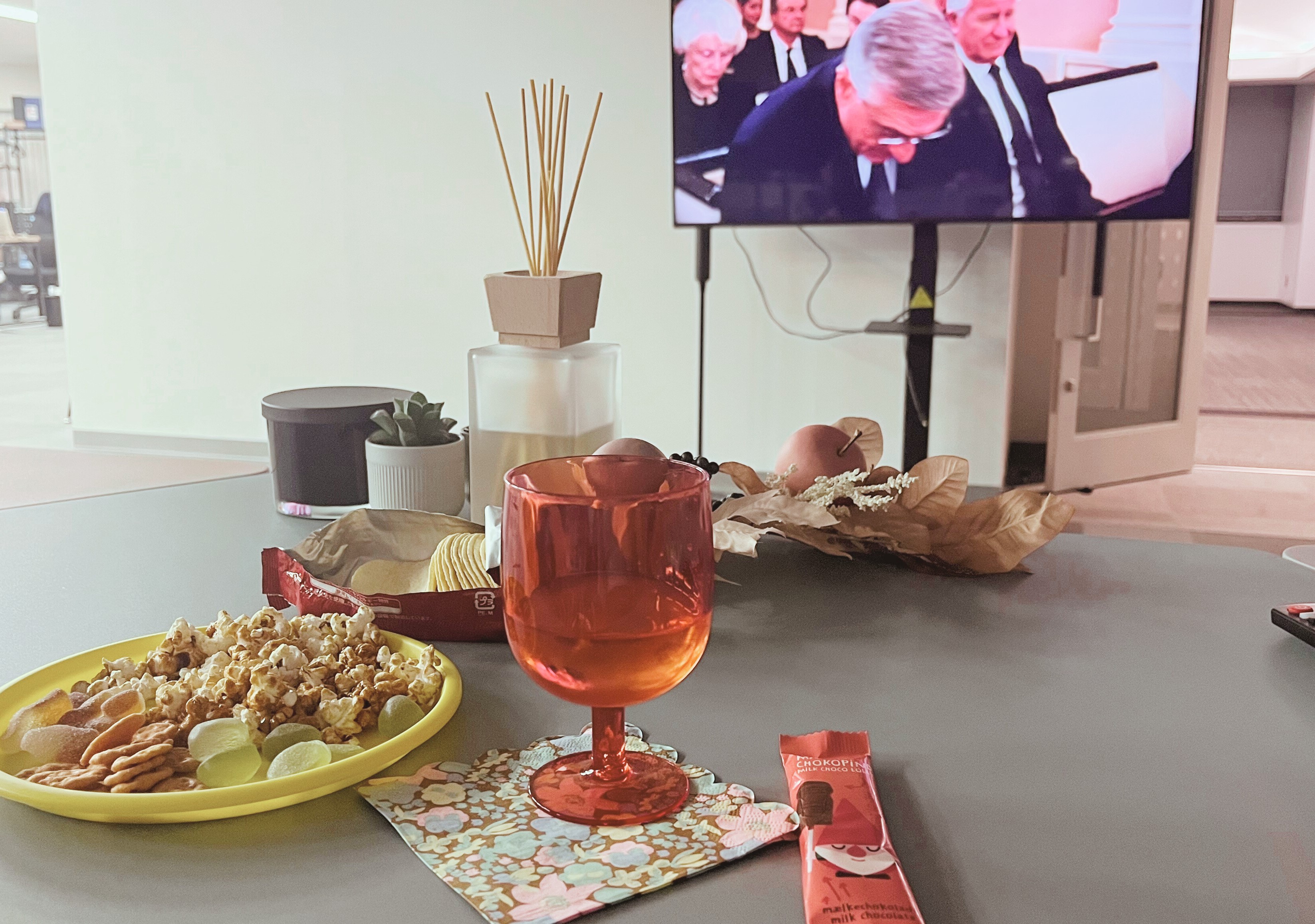 【カラフルなアイデアが広がる場所：私たちの日常風景 #2】第1回映画＆ワイン部活動報告