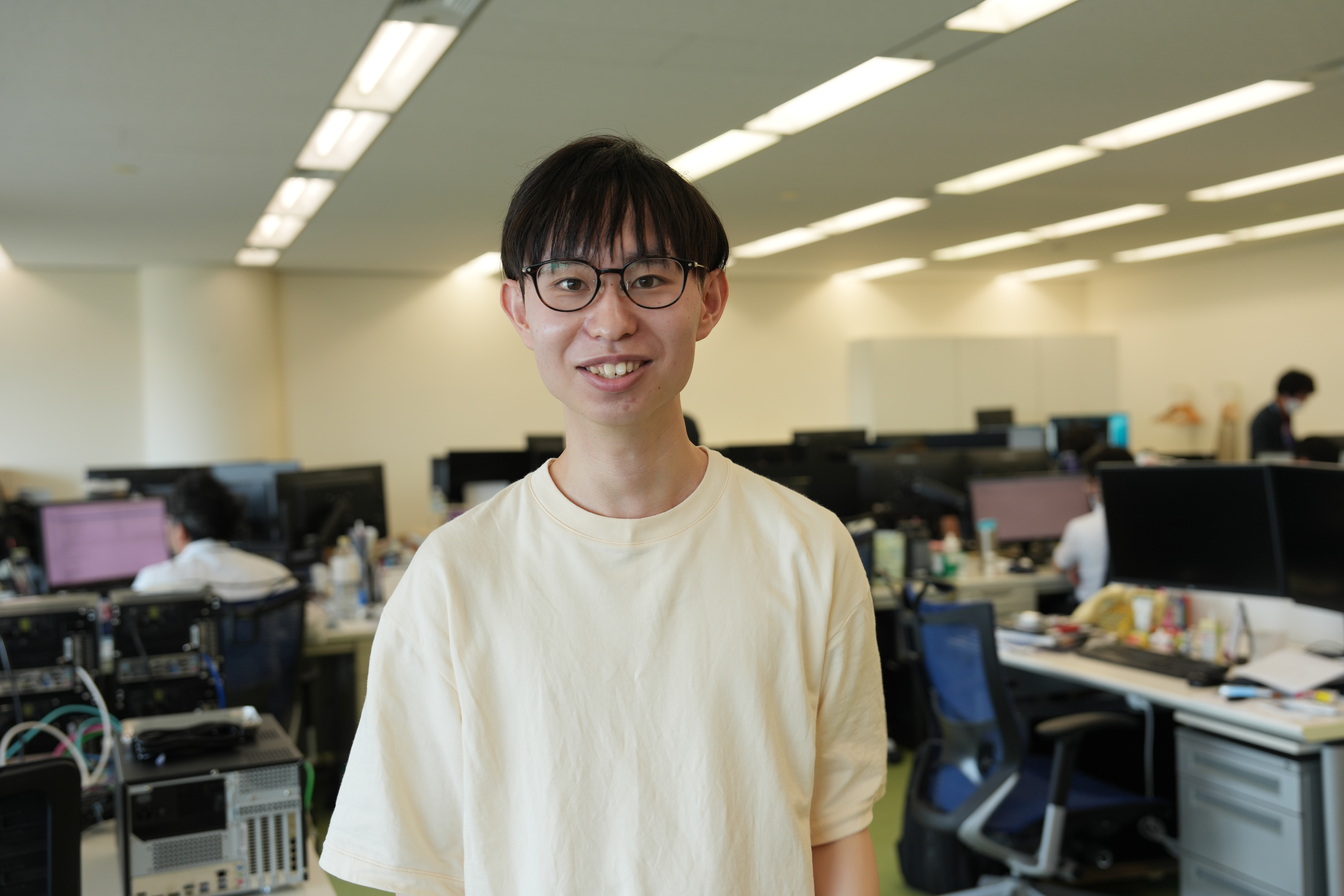 「大学進学よりも稼ぎたい」18歳で入社したエンジニア