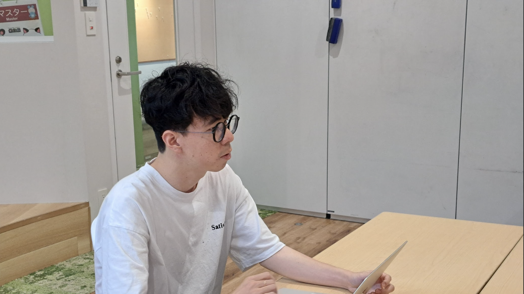 【社員インタビュー】文学部からプログラミング講師に！ロボ団で一番ロボットにはまった卒業生