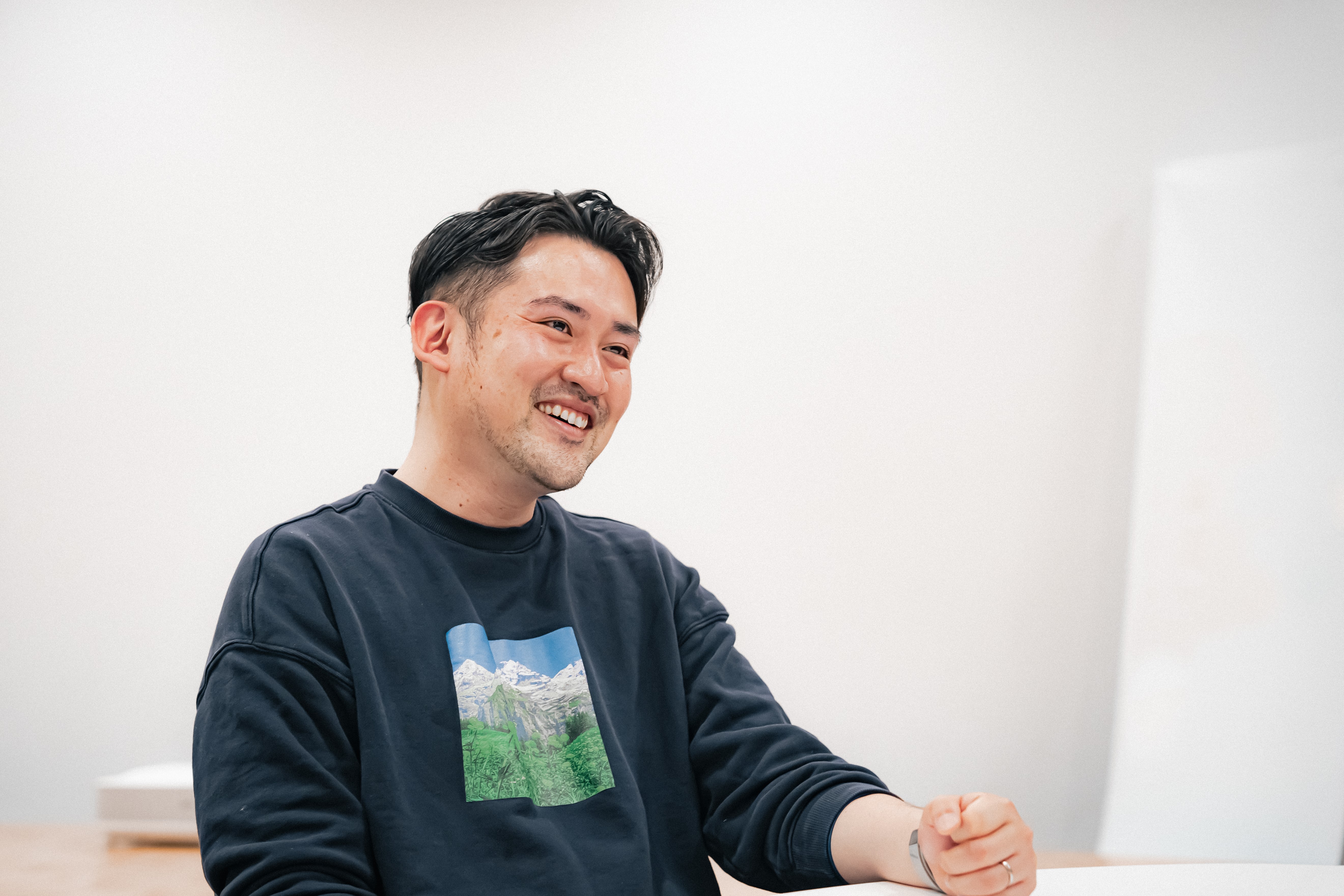 【社員インタビュー】「No.1のサービスを提供し続けていきたい」大手企業営業からスタートアップへ