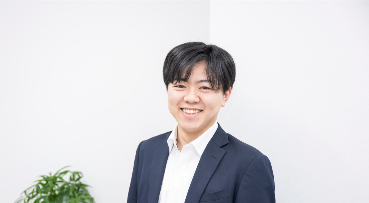 【社員インタビュー】現状維持はしない——基準×再現性×フィードバックで、成長を“当たり前”にする職場