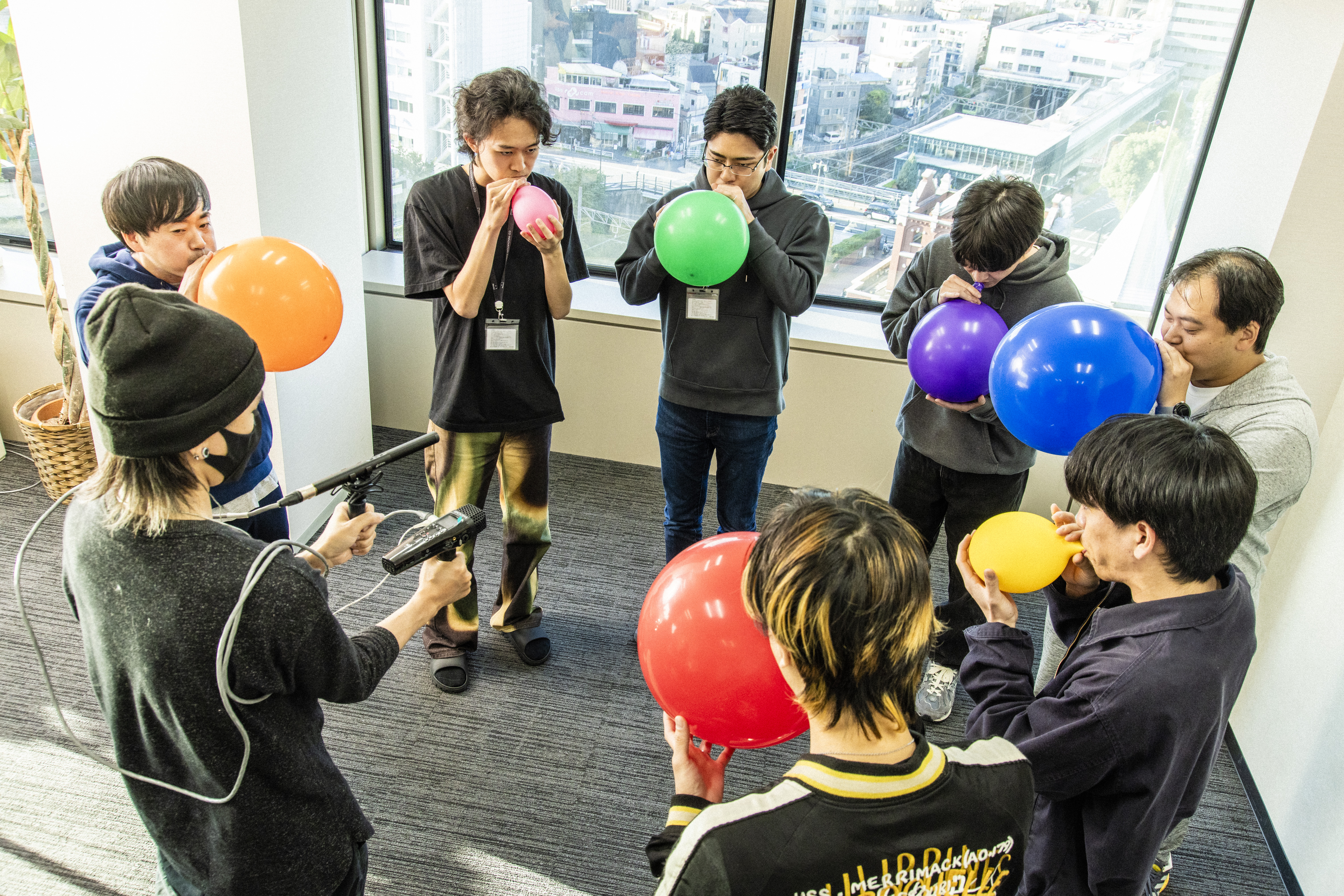 そこでしか生まれない“Relicの象徴音®”を社員自ら集めた1日に密着