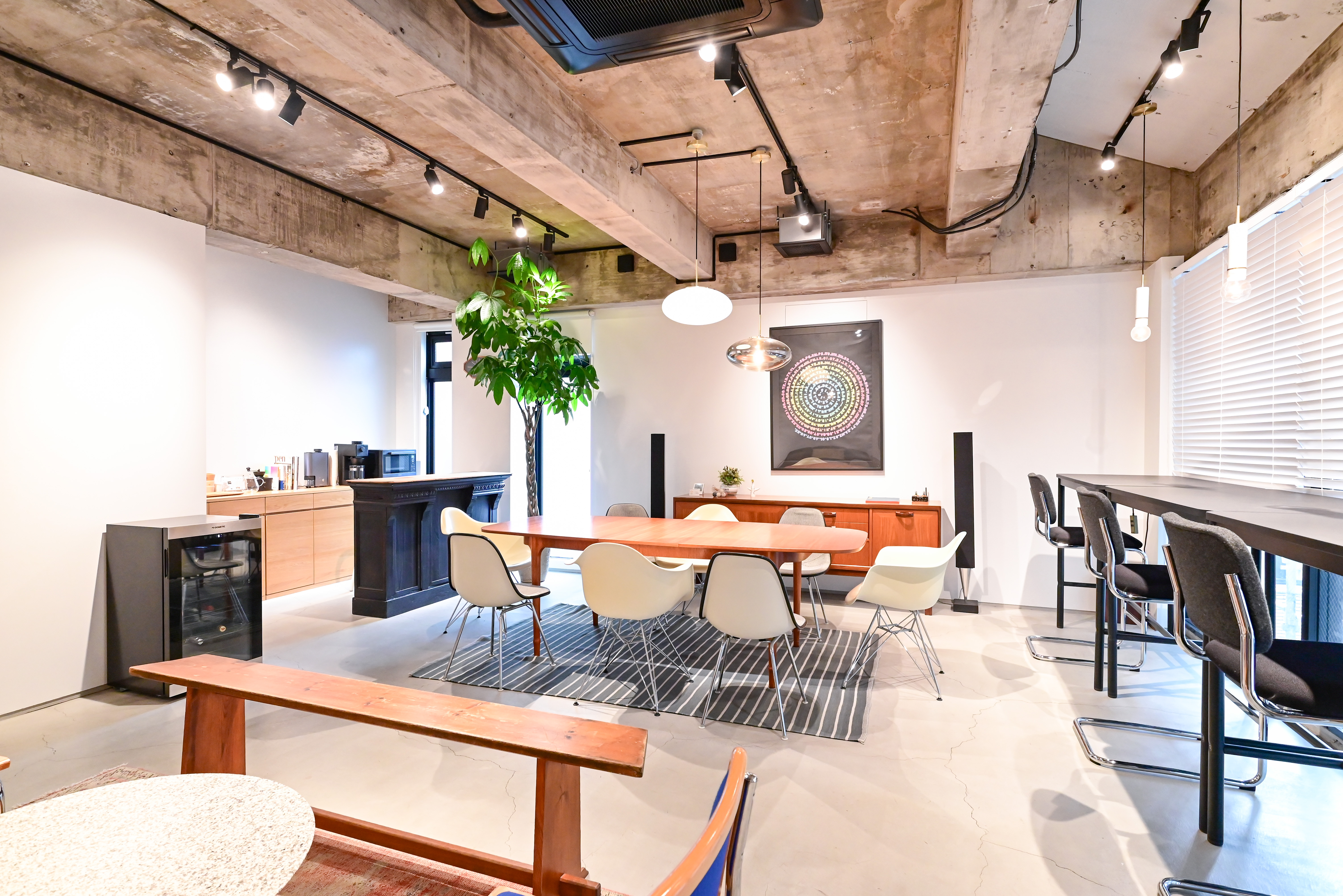 発想の転換の「転（ten）」。既存のモノを転じ、新しいモノを創りだすイノベーターでありたいという意味を込めて。