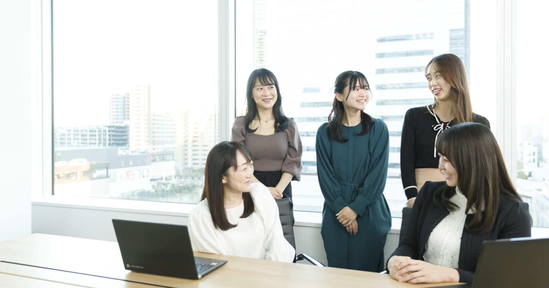 弁護士秘書から始める新卒のキャリア。自分の考えを価値にできる法律事務所へ