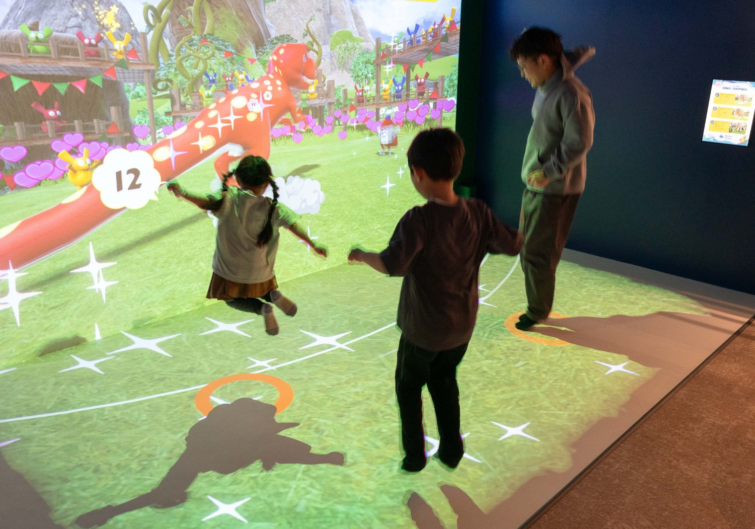 - アトラクションができるまで - 「DINO JUMPING／ふしぎな大縄跳び」