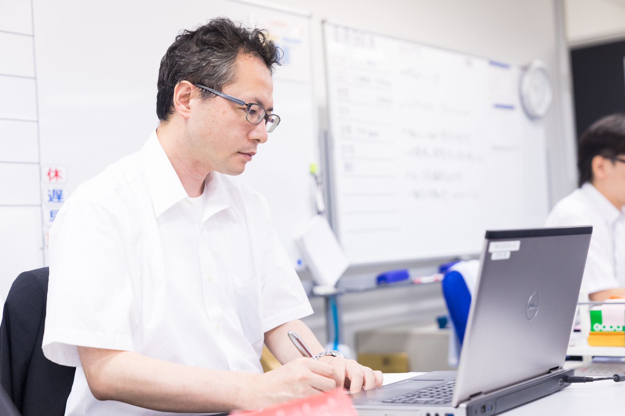 職業指導員として働いていたのにまさか本を出版することになるとは・・・。その実態とは。