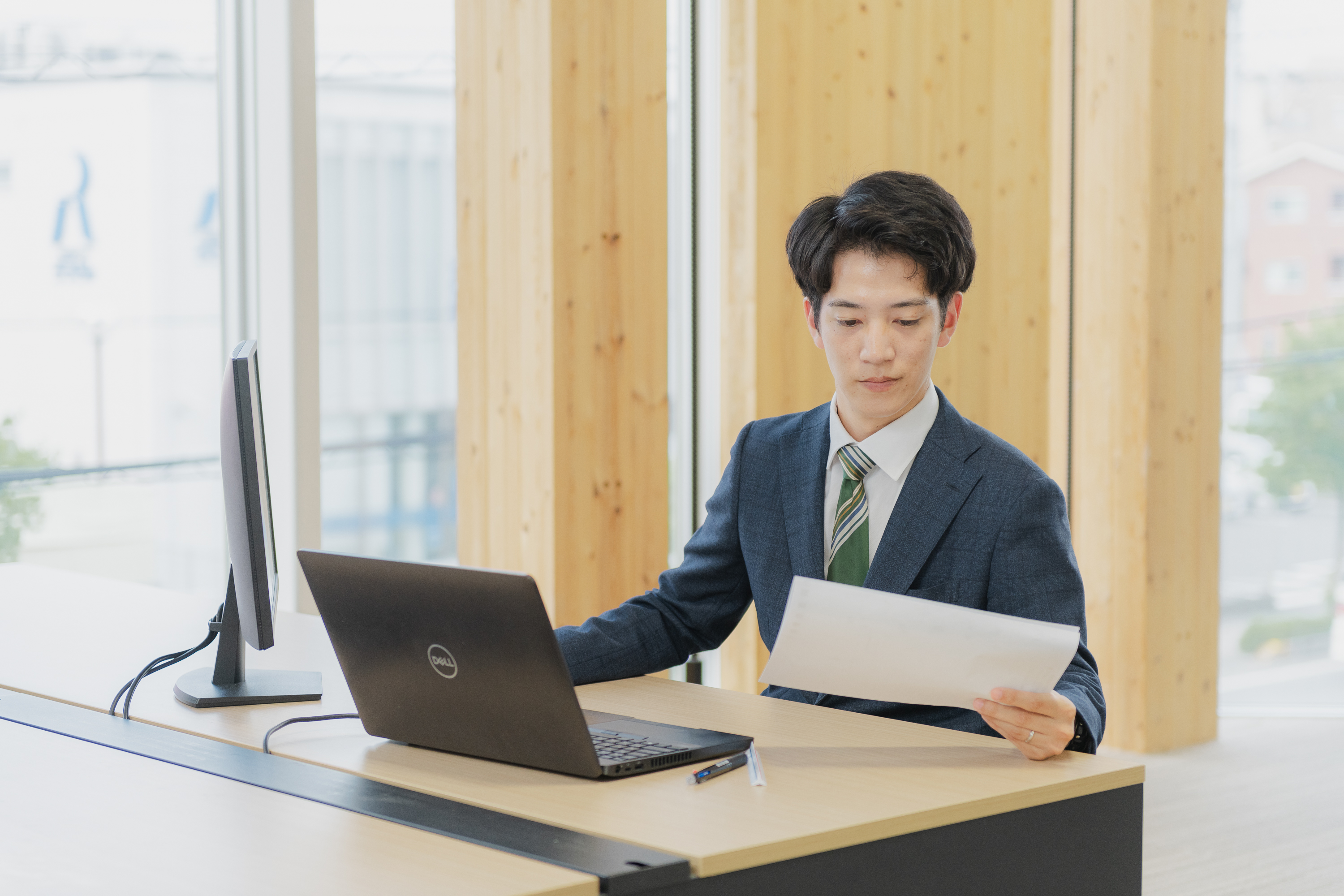 【社員インタビュー】データ調査の先にいるお客様のことを考えて