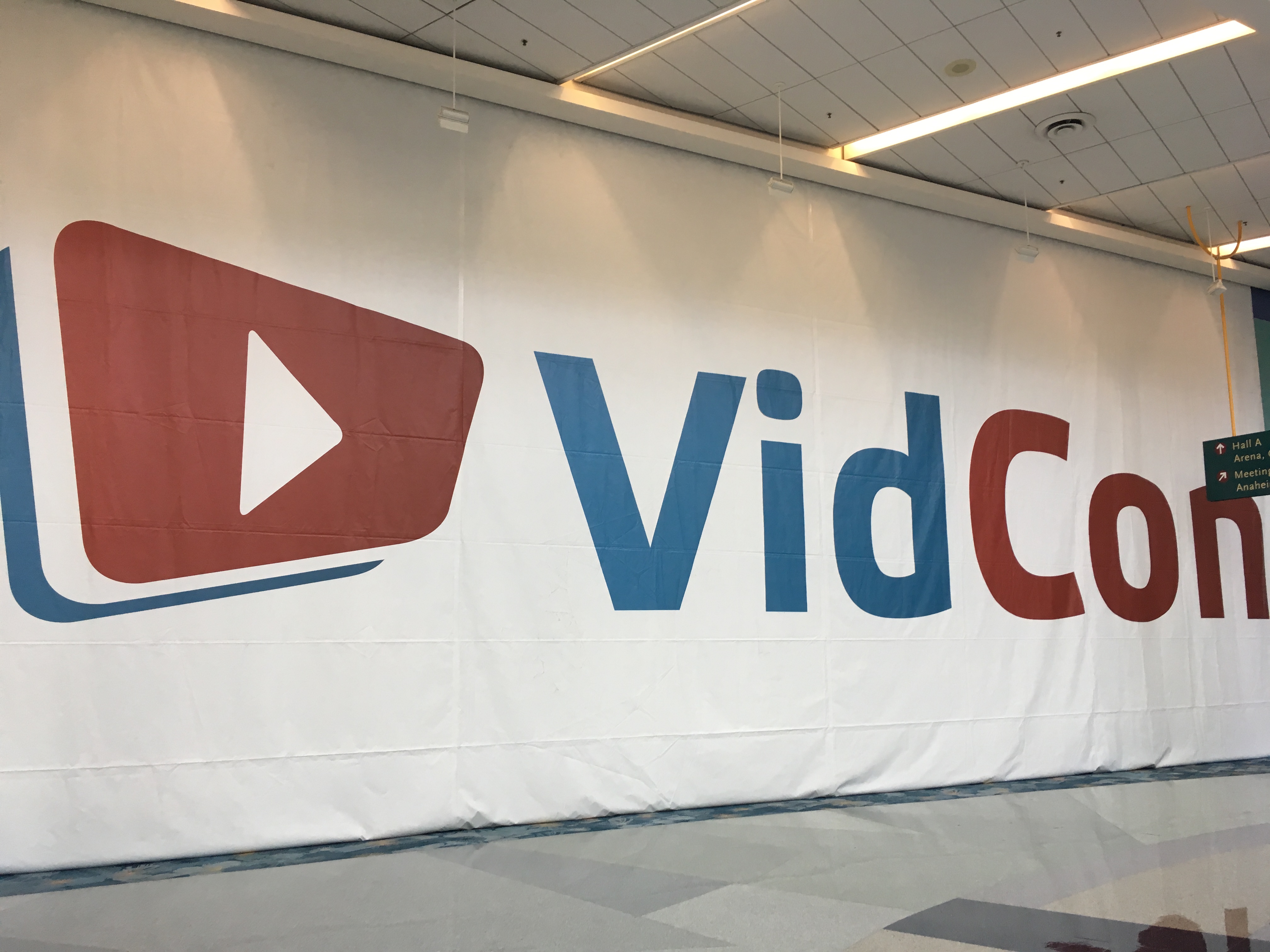 VidCon US でスポンサーを務めました！
