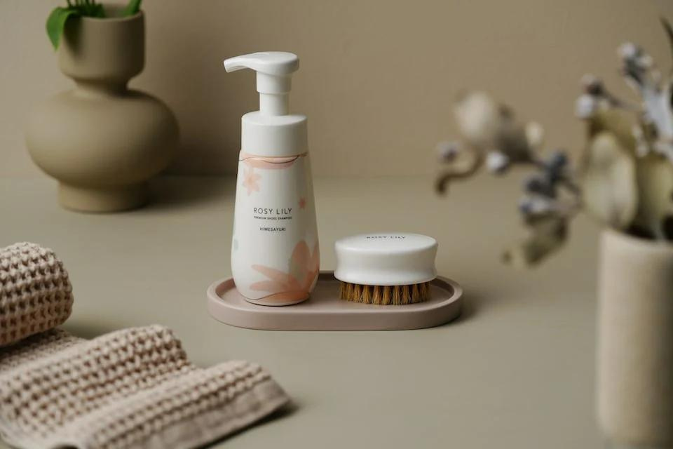 シューケア用品ブランド ROSY LILYを展開するROSY LILY株式会社と資本業務提携を実施