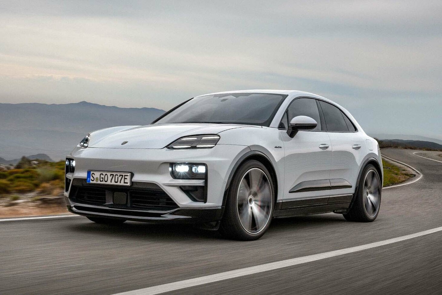 増山邦夫も憧れる車をYouTuberが購入し素直に羨ましい