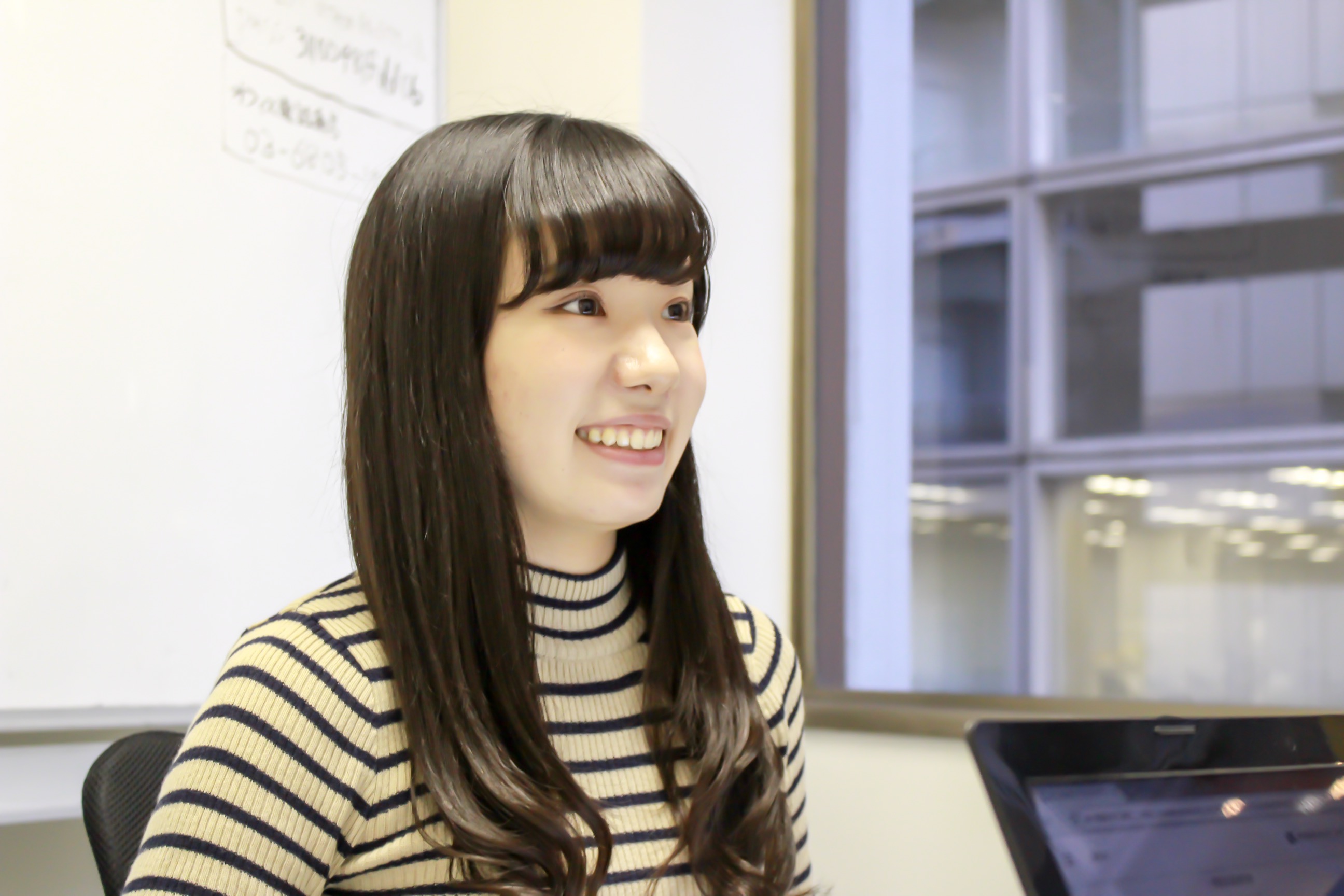 IT知識ゼロのインターンが売上施策まで考えるようになった話：就活生・藤井百子さんの場合