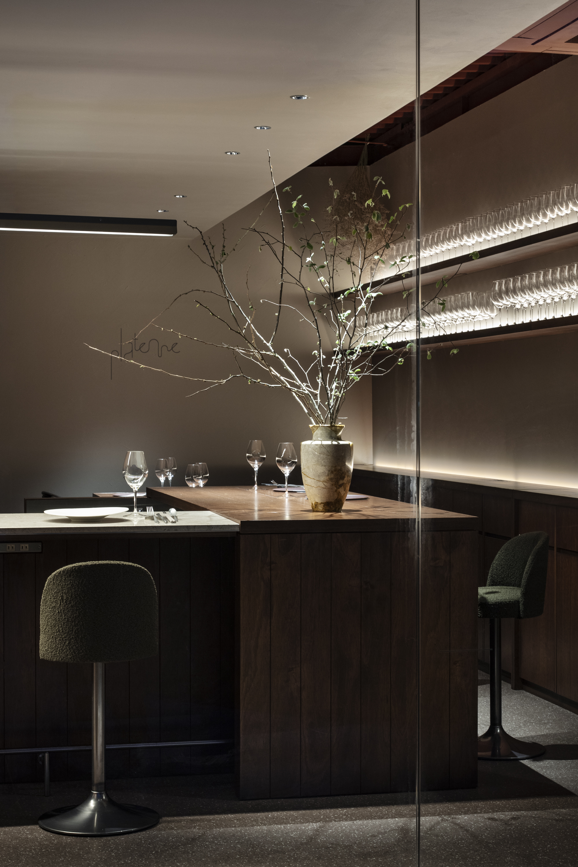 HYBE design team フレンチレストラン