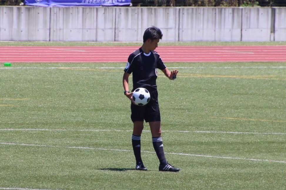 【社員インタビュー：21年卒関根さん】”会社員”と”サッカー審判”　二足の草鞋を履いて成長を求める