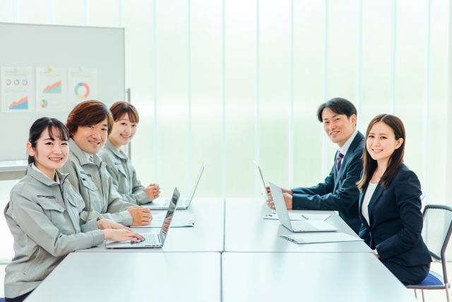 建設業界に新しい働き方を！業界課題である就労者数減に伴う長時間労働の常態化を、リモートワーク型事務支援によって解決！
