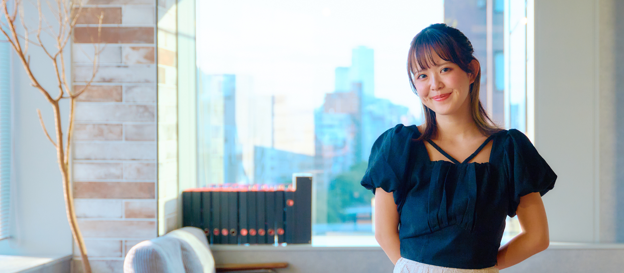 【若手社員インタビュー】入社2年目で目覚ましい活躍。期待を超える成果を目標に成長し続けるプロデューサーにインタビュー