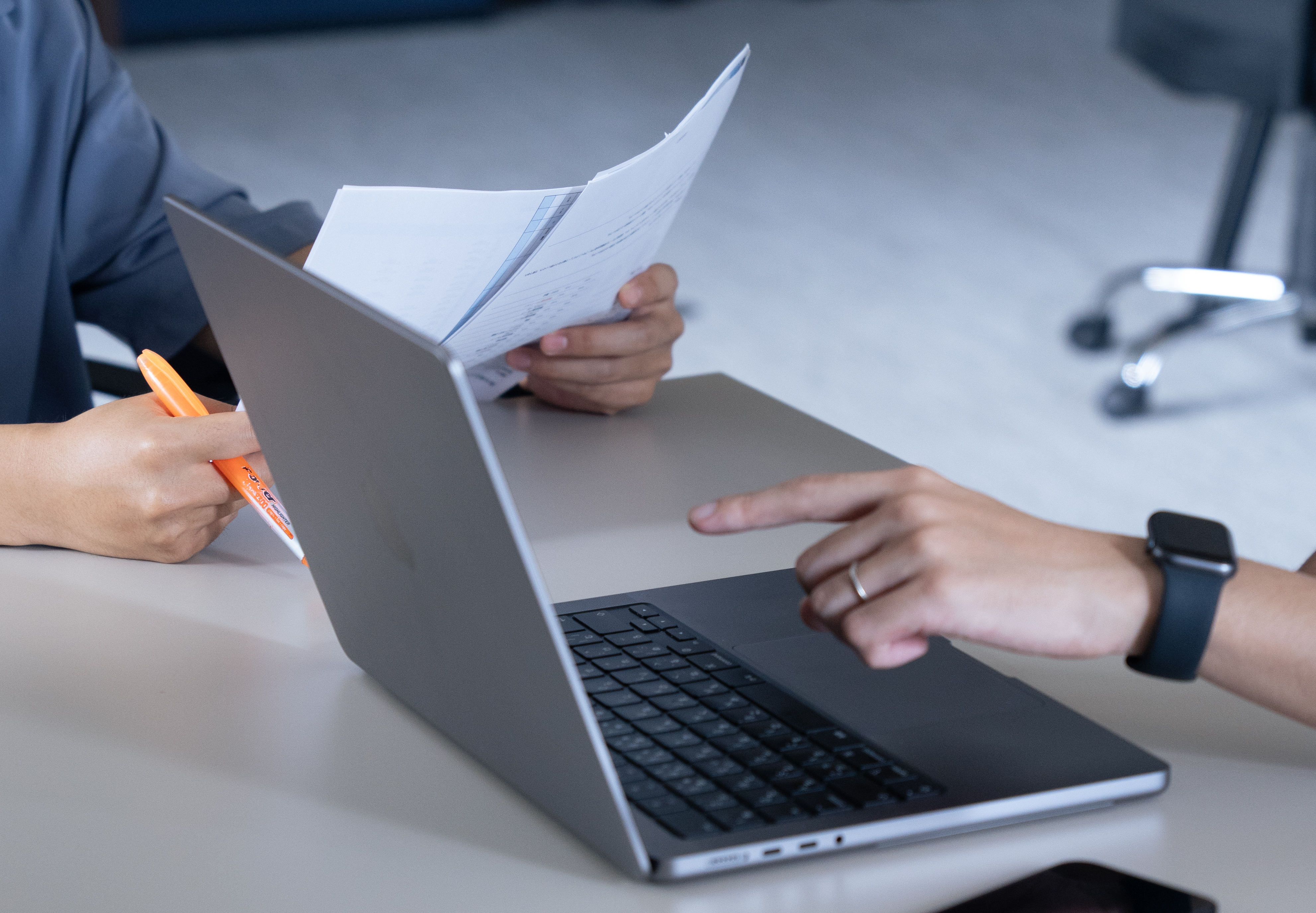 リプレイスから最新プロジェクトまで！鈴木商店の技術紹介