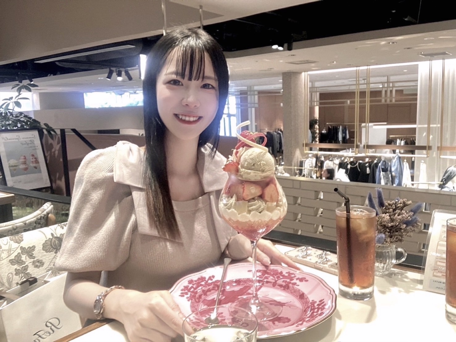 【社員インタビュー】好きな世界観を商品に｜流行の「かわいい」を発信する若手デザイナー！