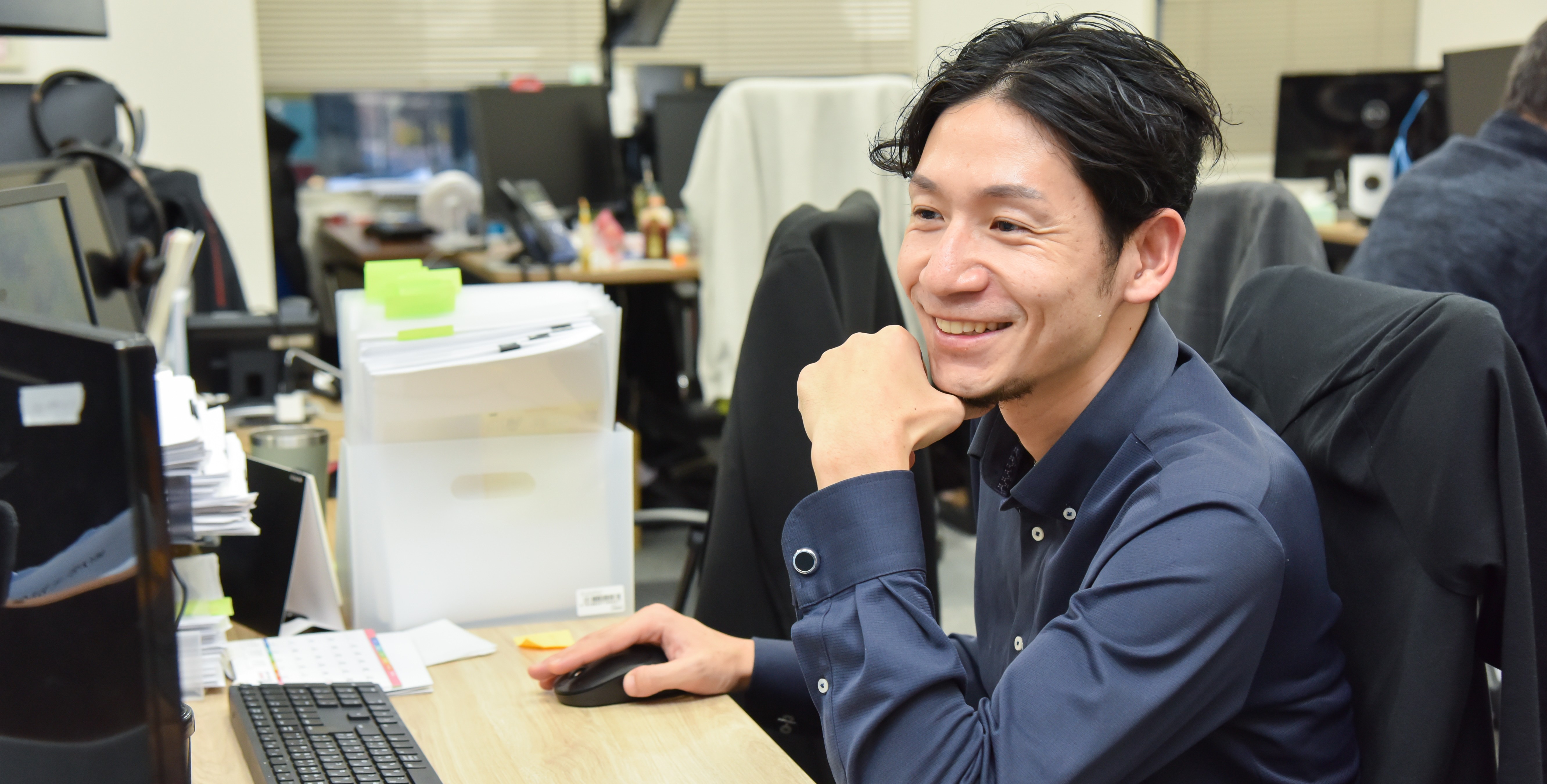 【社員インタビュー】“社会を動かす情熱”セールス部長が語る、経済支援の舞台裏