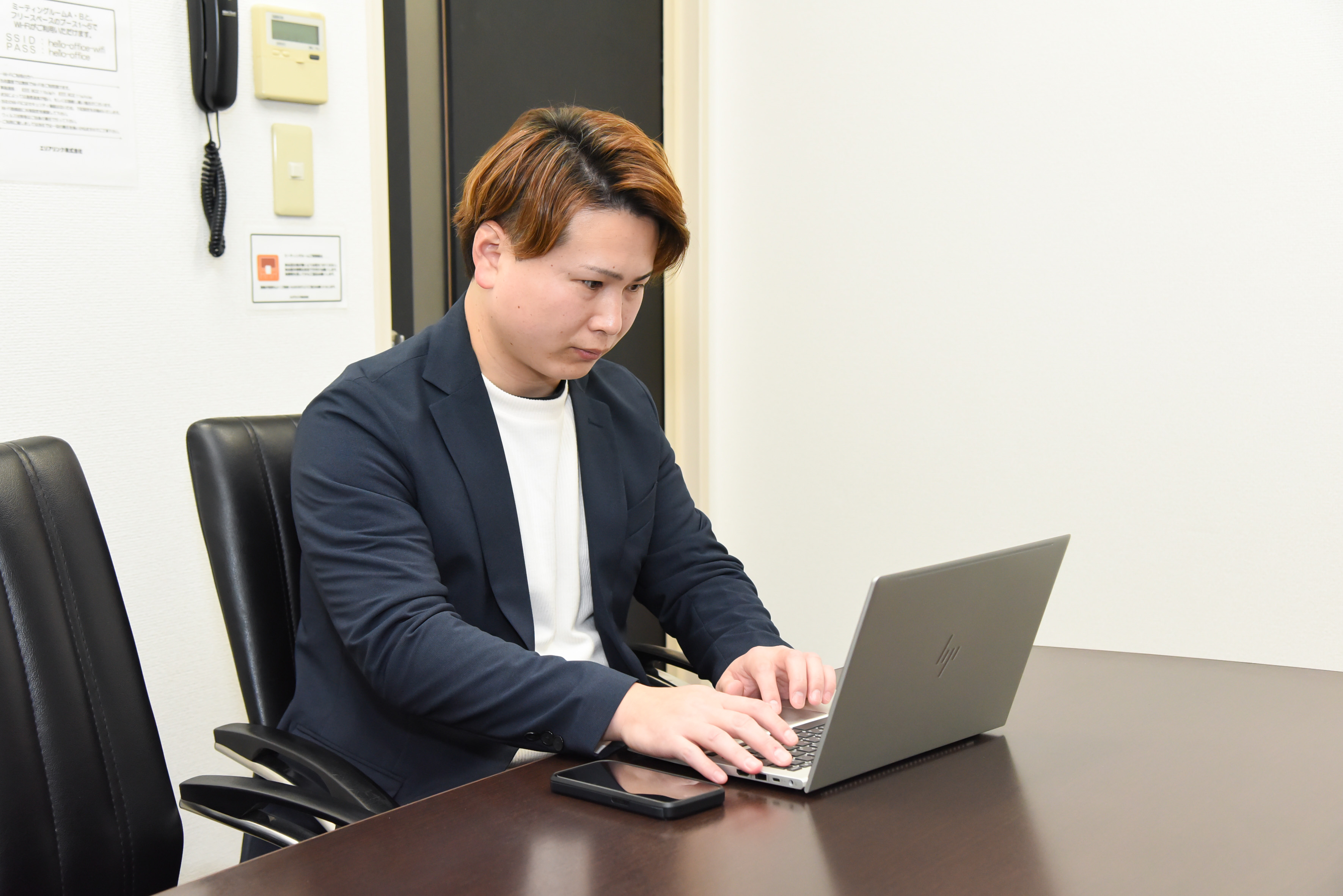 未経験からコンサルタントへ——30代社員が語る挑戦と成長のストーリー