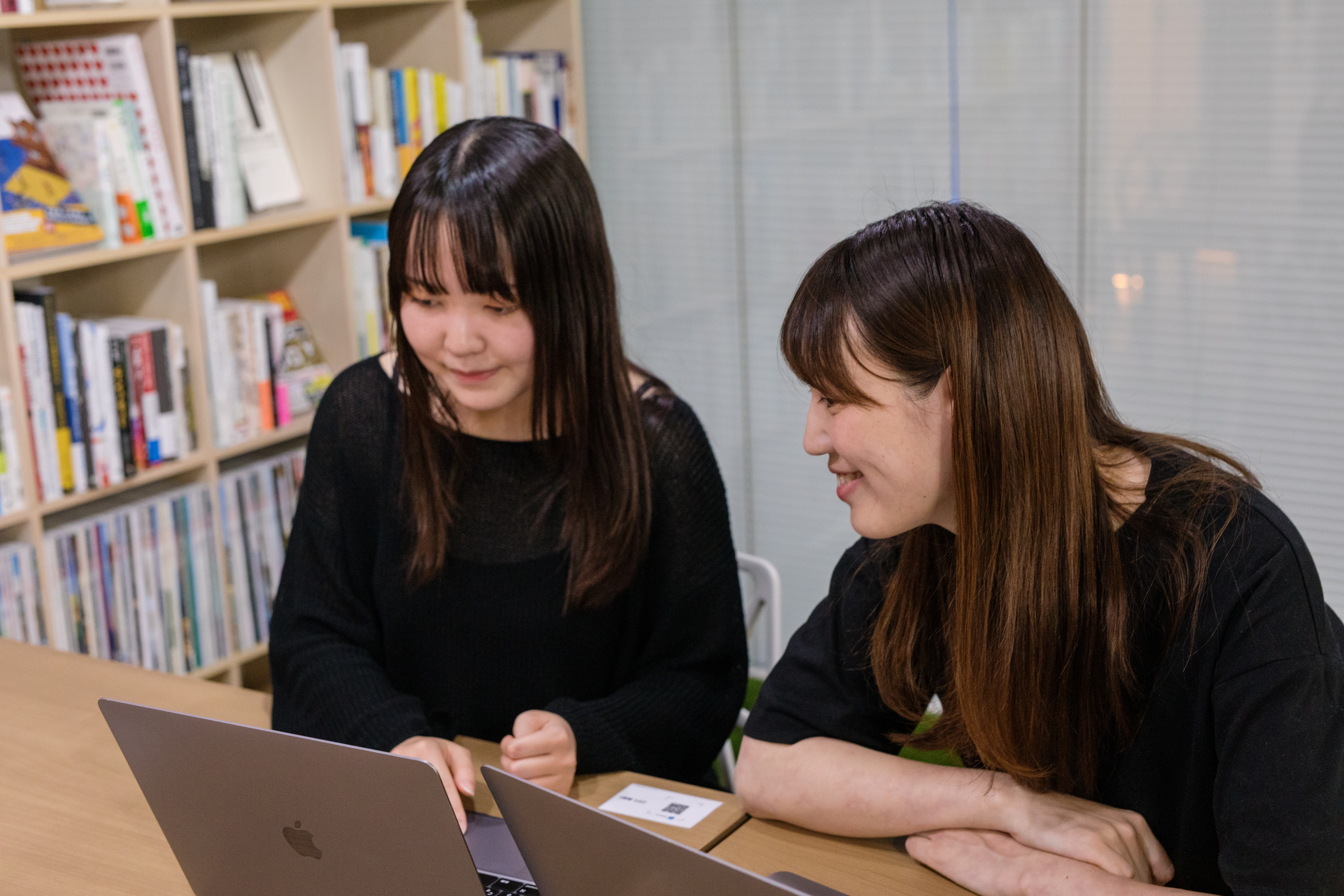 「支える」ではなく「自分たちで会社をつくる」。コーポレート部門の意識改革と限界を超える挑戦