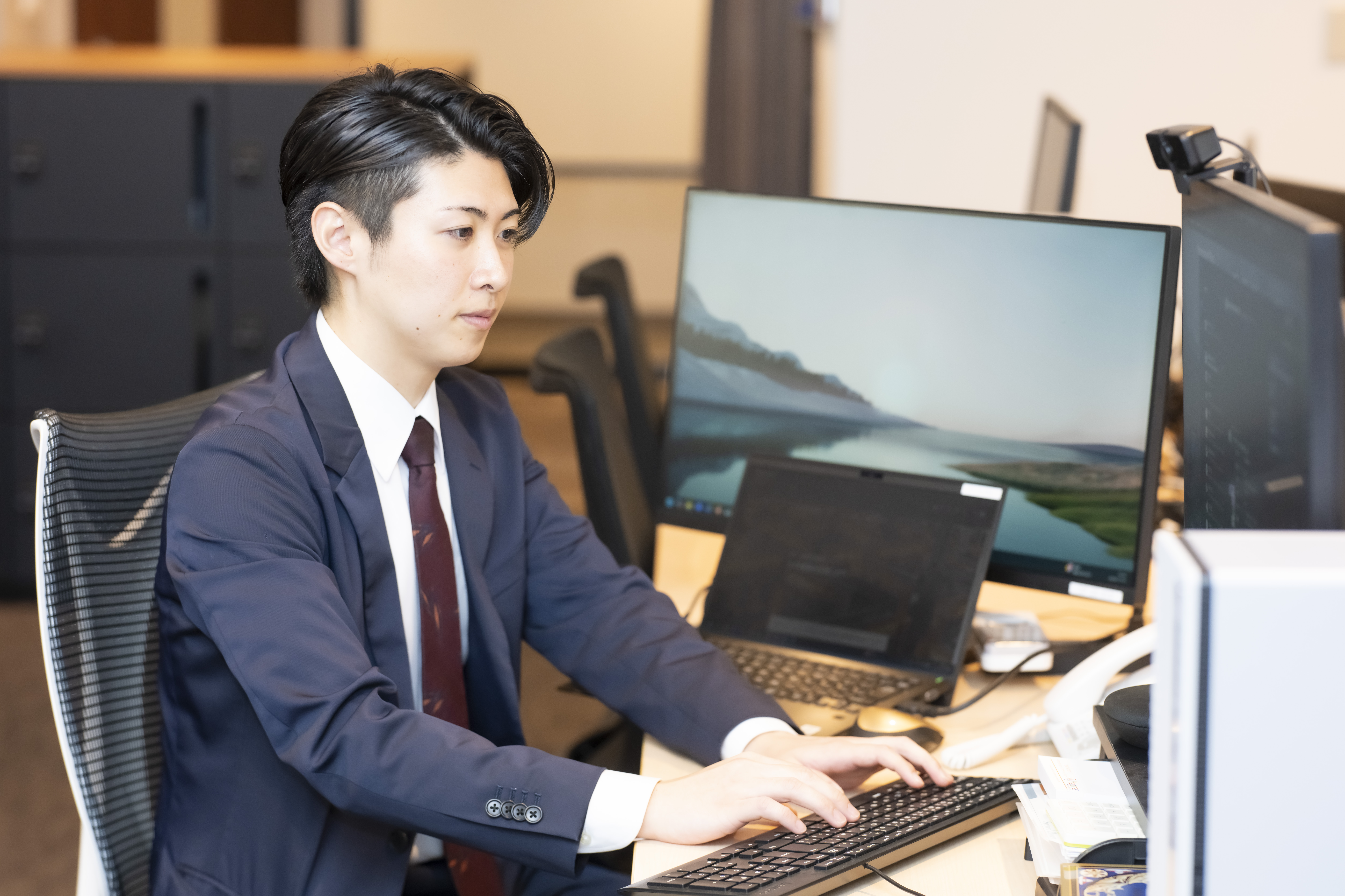 提案型営業で大学の課題に寄り添う、営業サブマネージャーの日々