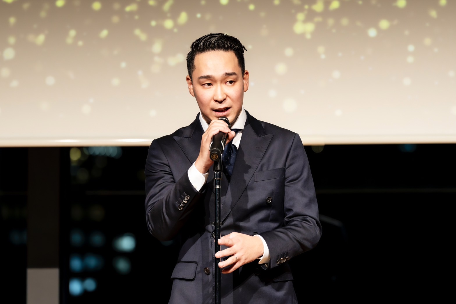 「稼ぎたい」から始まった営業部長の挑戦～　チームマネジメントの極意と若手育成の哲学～