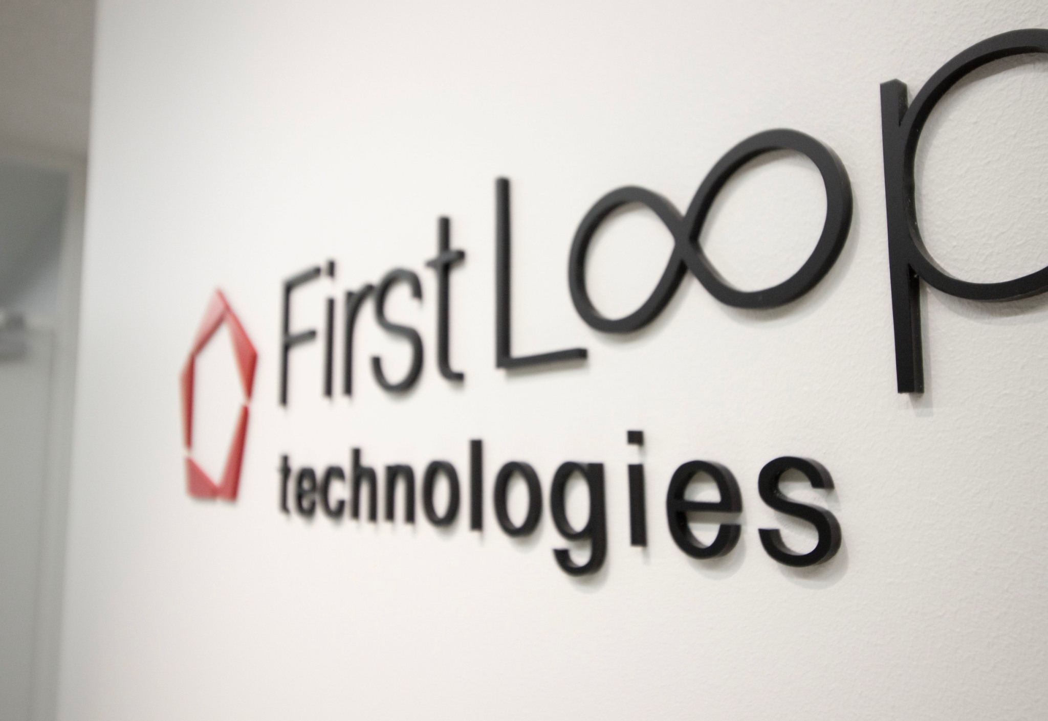 始めまして！ファーストループテクノロジー株式会社です！